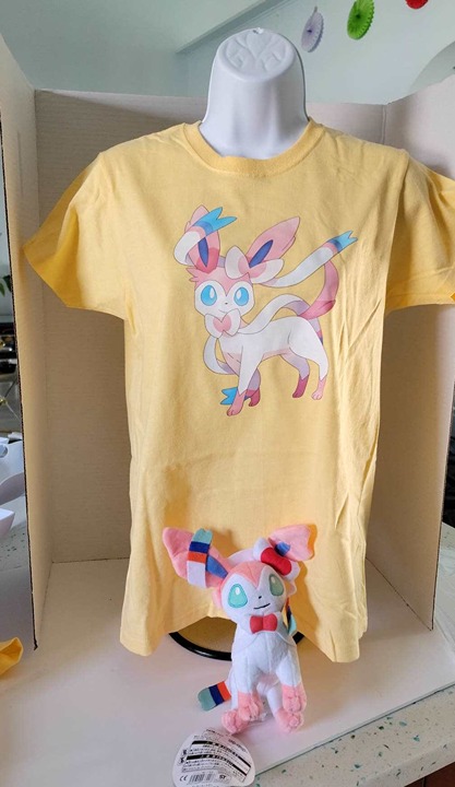 Pokemon Tshirt Sylveon Ladies Womens Tee size M New Bonus Sylveon plush
