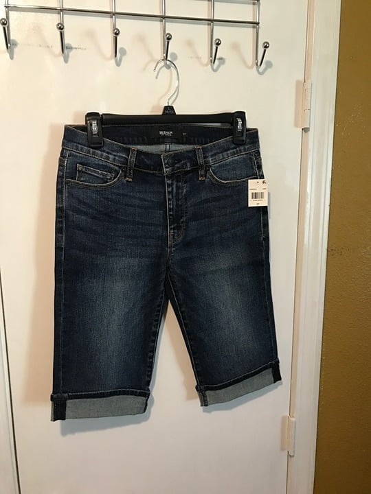 Hudson women's size 26 knee length roll cuff dark blue denim AMELIA jean shorts