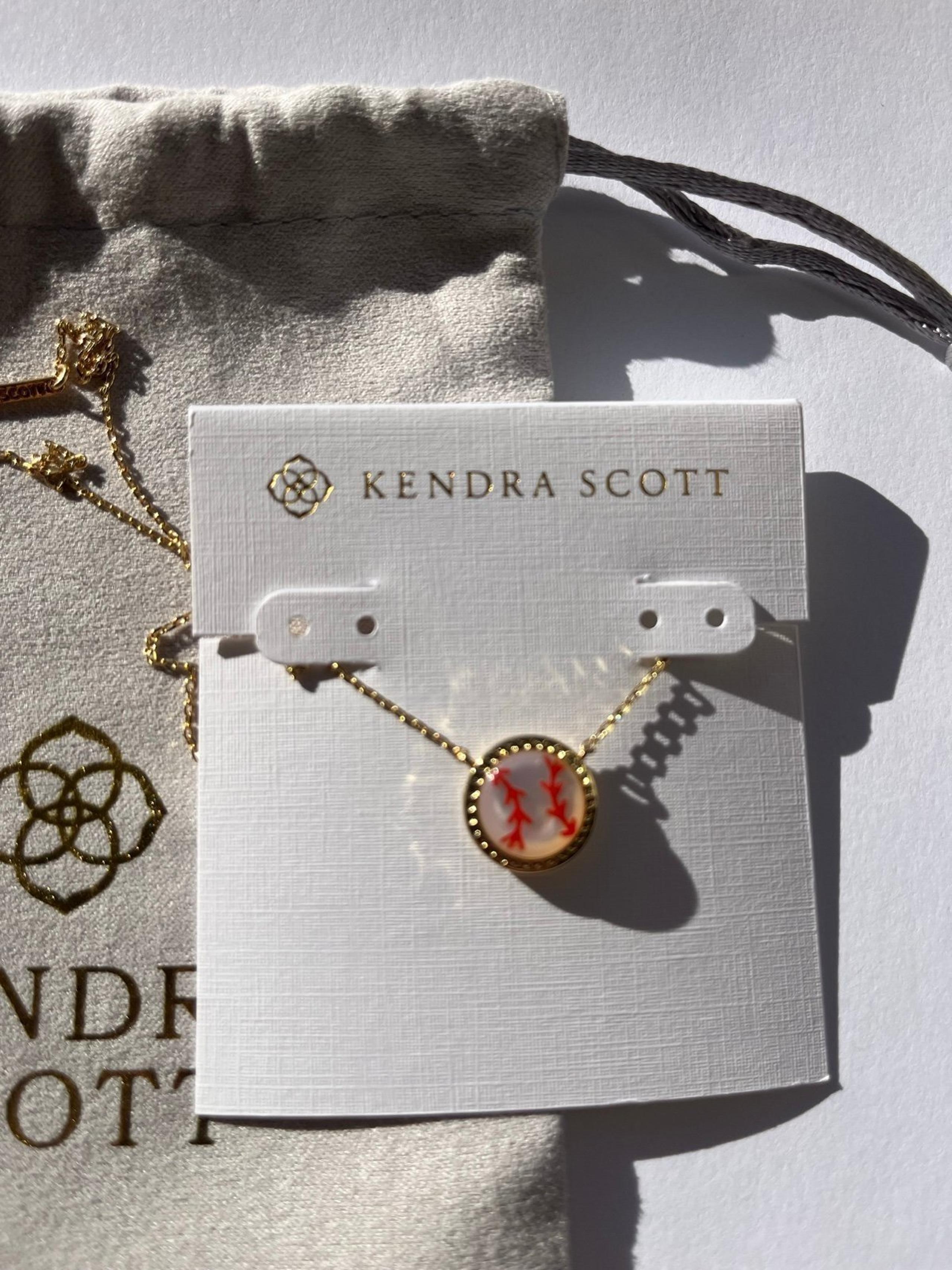 ✨Kendra Scott Baseball Gold Short Pendant Necklace in Ivory Mother-of-Pearl New✨