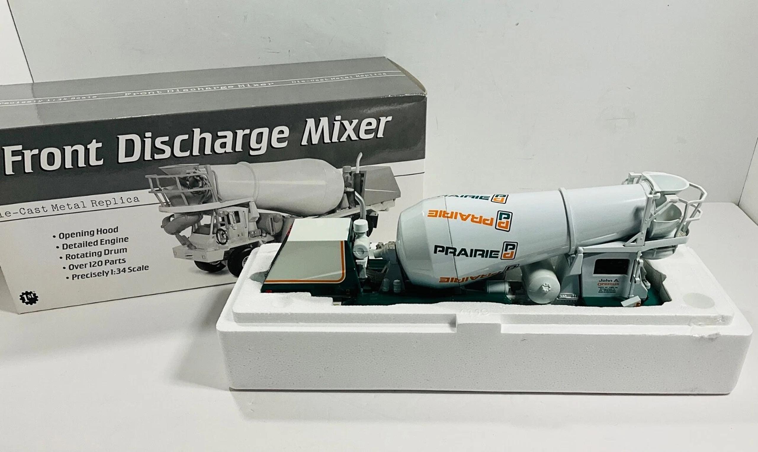 First Gear 19-2865 1:34 Prairie Material Oshkosh Front Discharge Cement Mixer