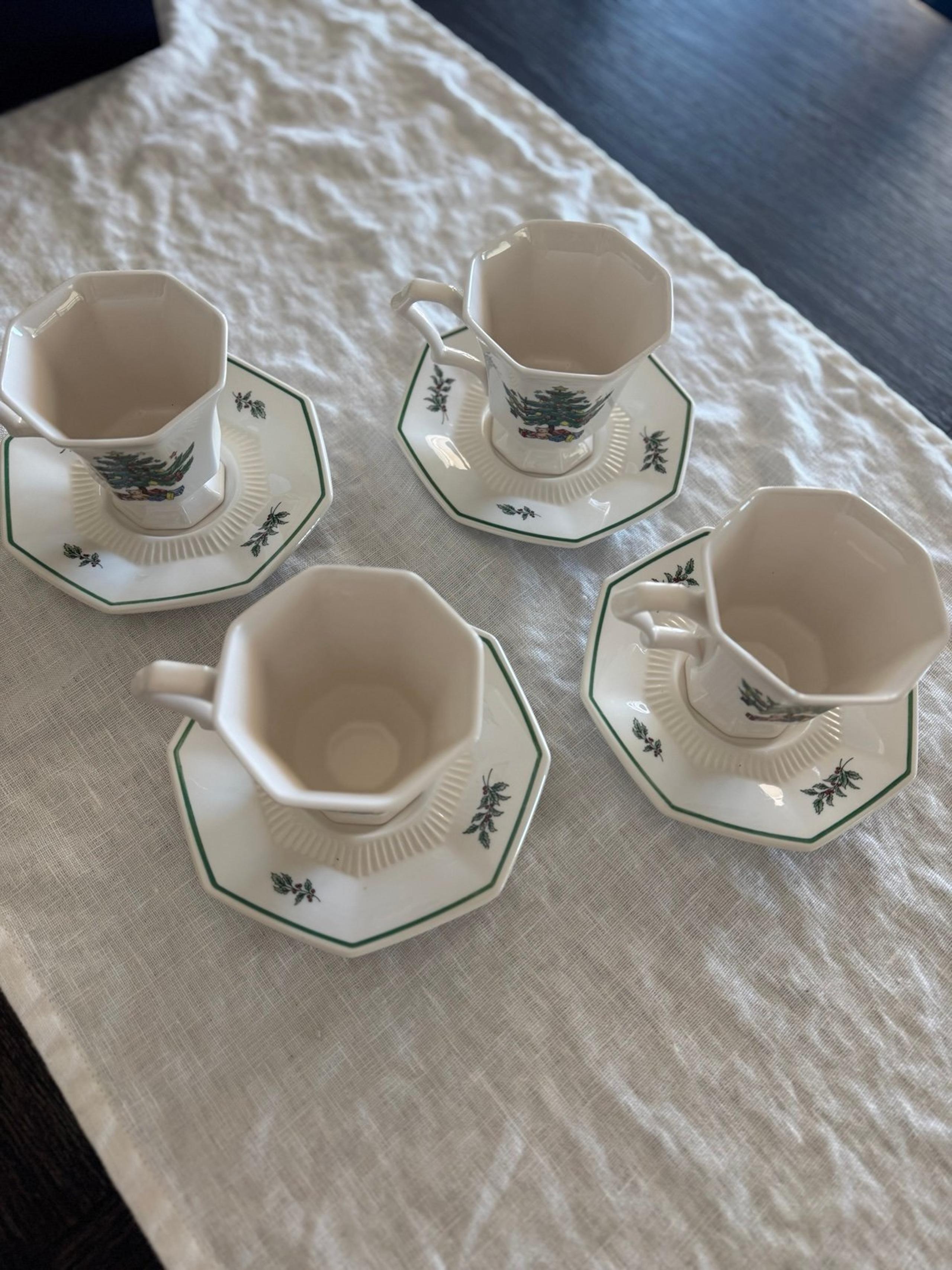 CHRISTMASTIME Octagonal Footed Cup and Saucer Sets - Nikko