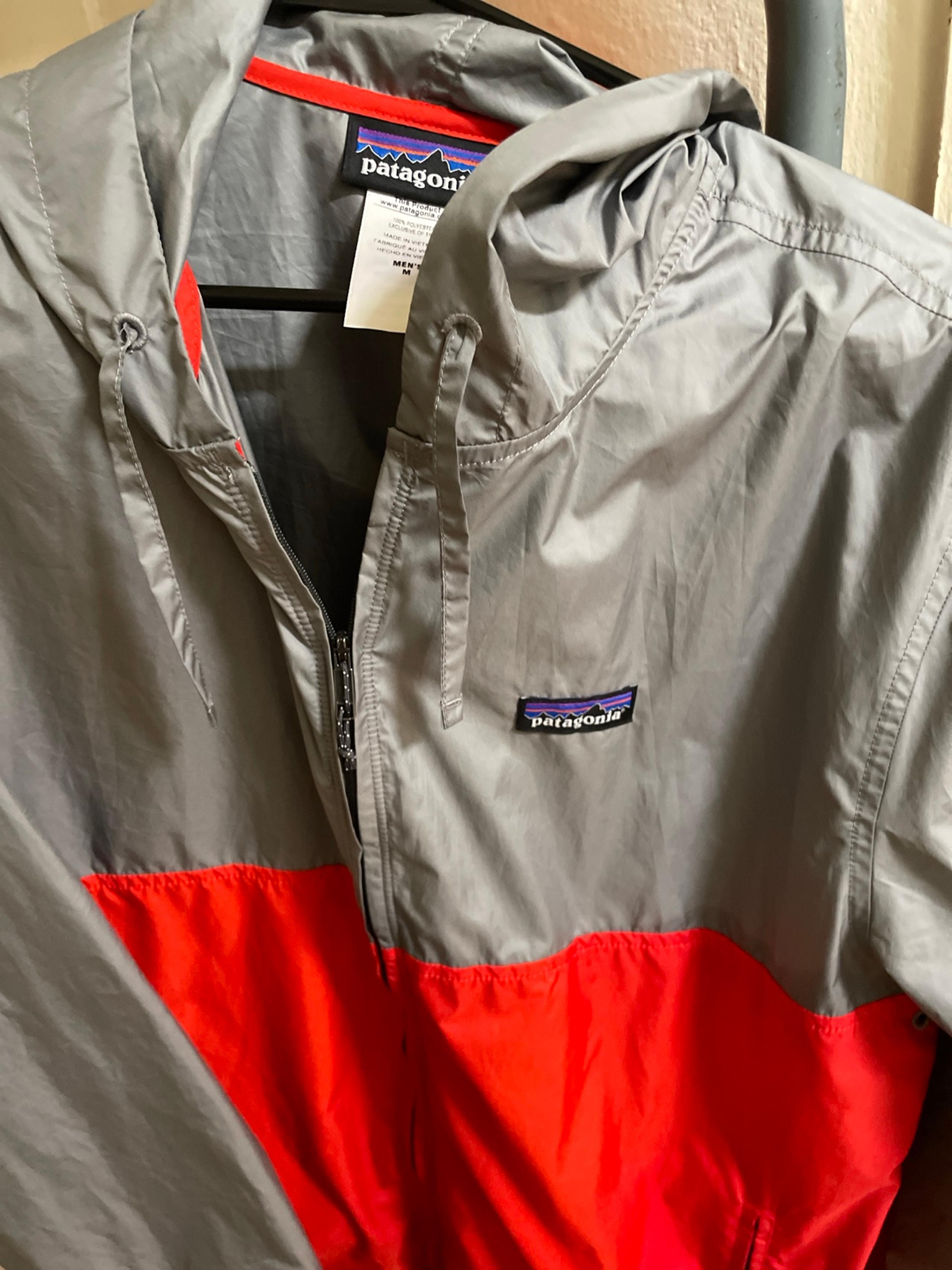 Patagonia Lightweight Rain Windbreaker Hoody Jacket Mens Medium Packable Red