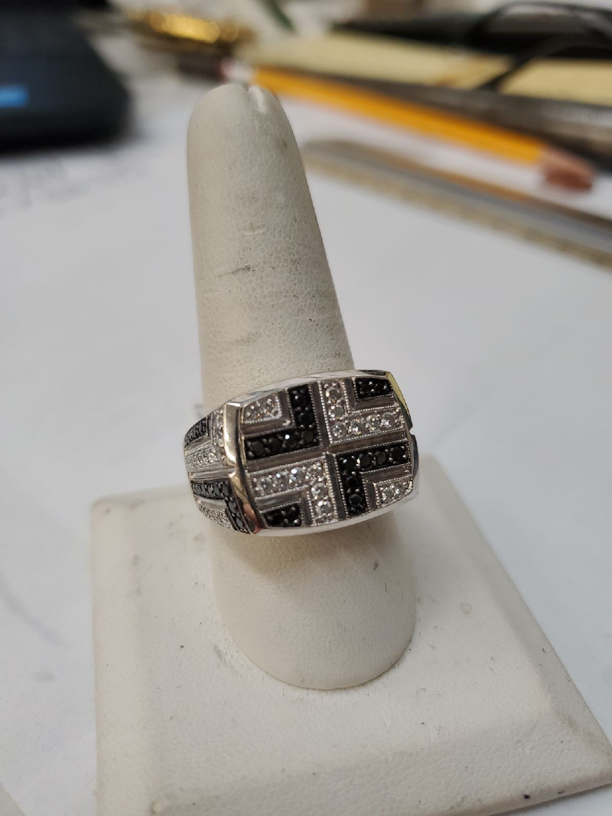Diamond 1carat Ring, 14kt white Gold