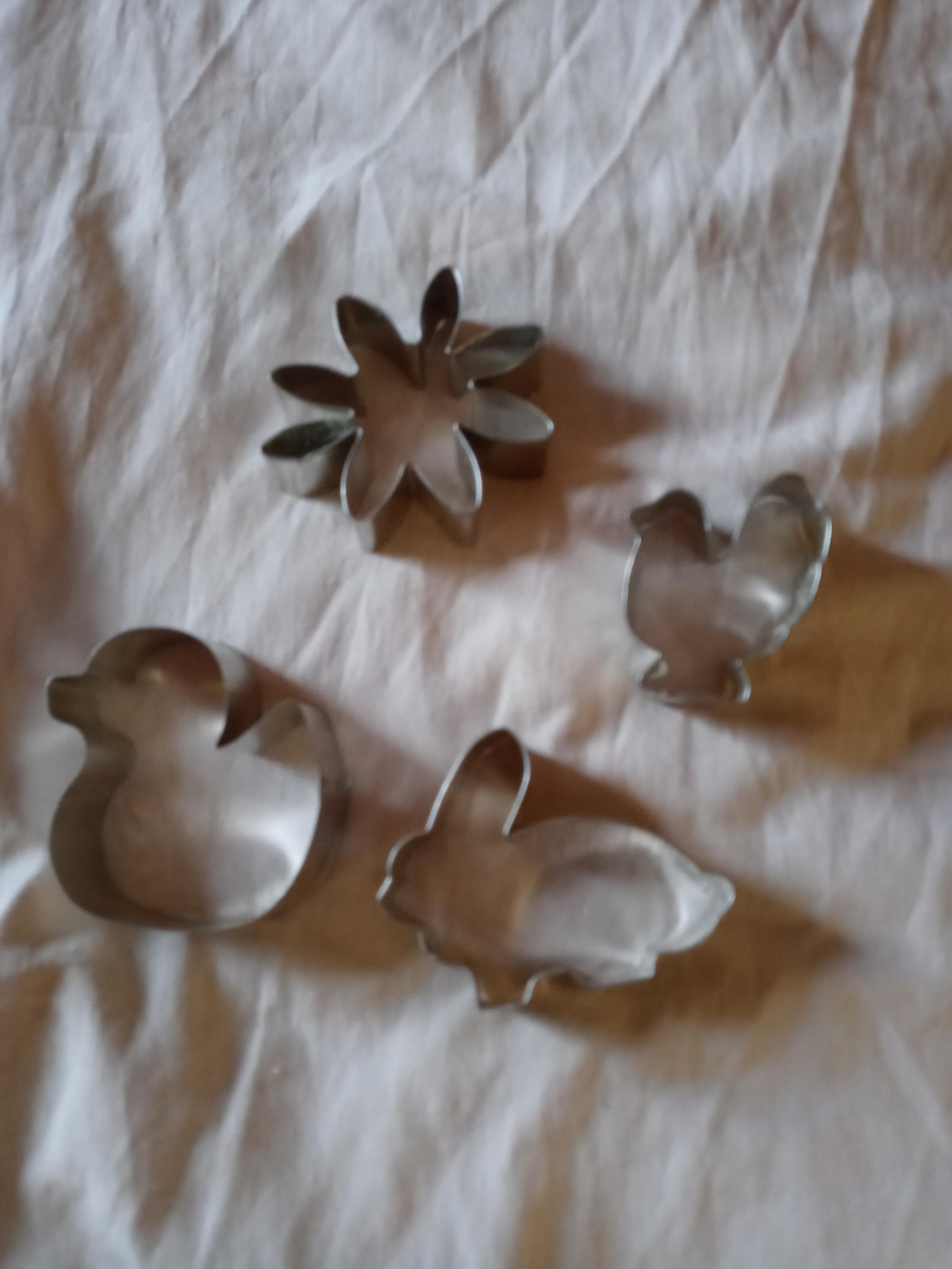 Vintage metal cookie cutter lot of 4