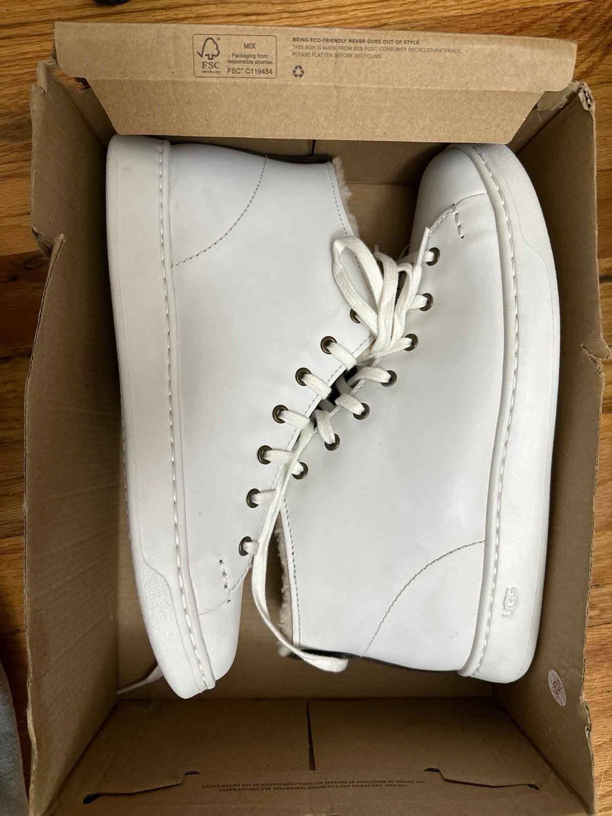 UGG Pismo High Top Cozy Ankle Sneaker White Lace Up Mens Size 8 US New