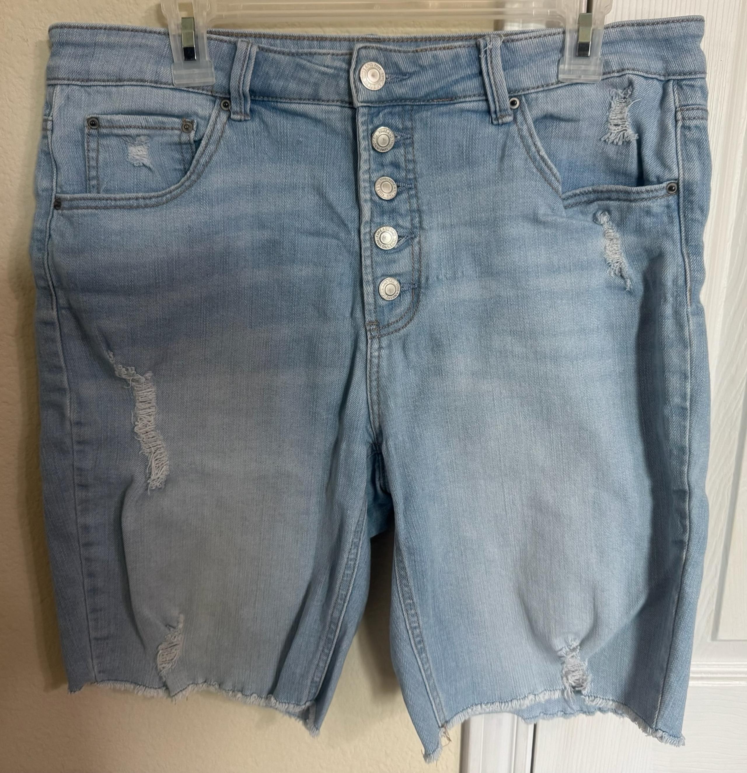 Time and Tru Women’s Shorts Size 14