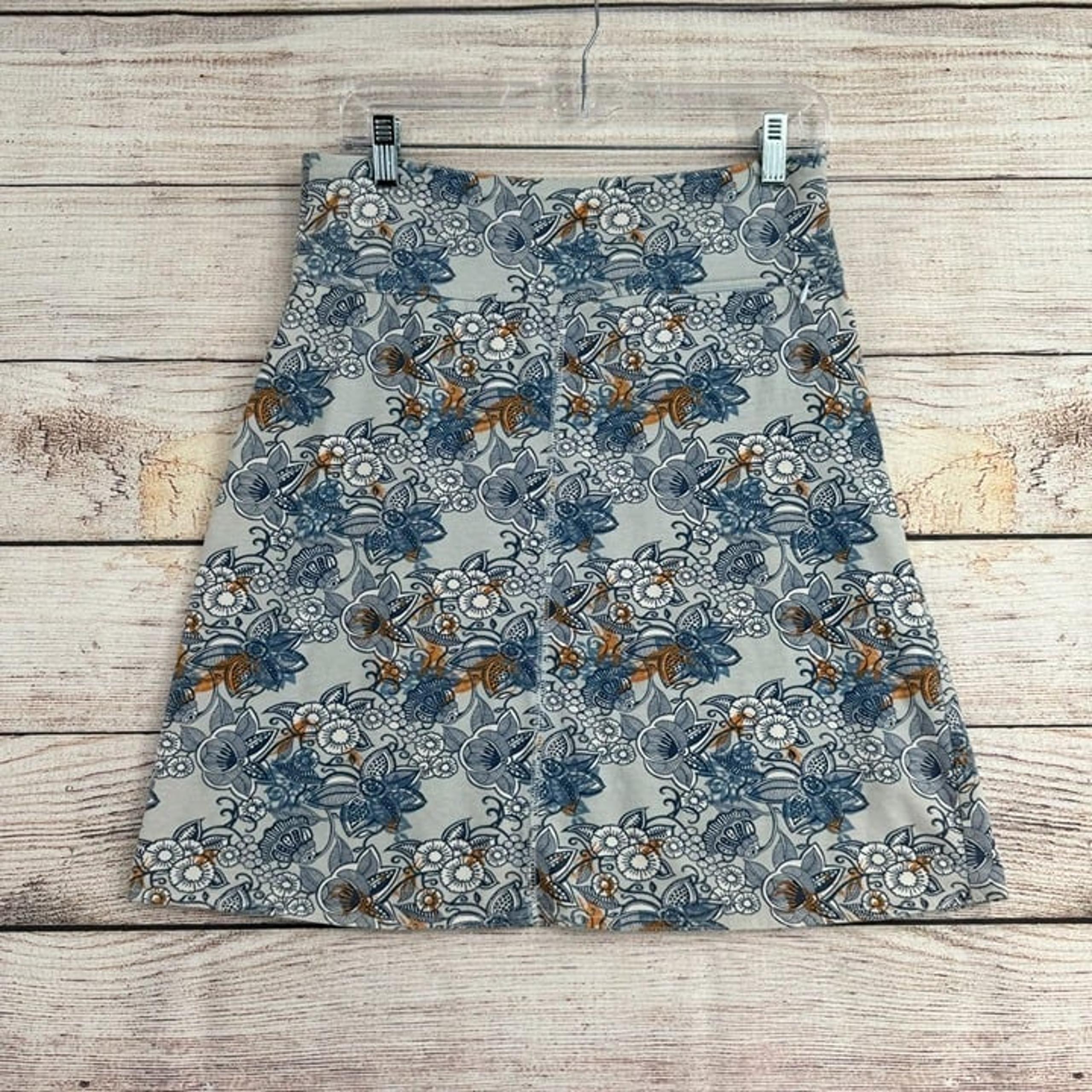 Royal Robbins Floral Performance Skirt Women's Size XS Blue/White/Orange
