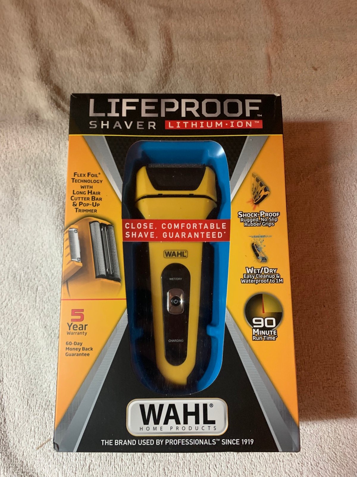 Wahl LifeProof Rechargeable lithium ion wet / dry water proof foil shaver wit...