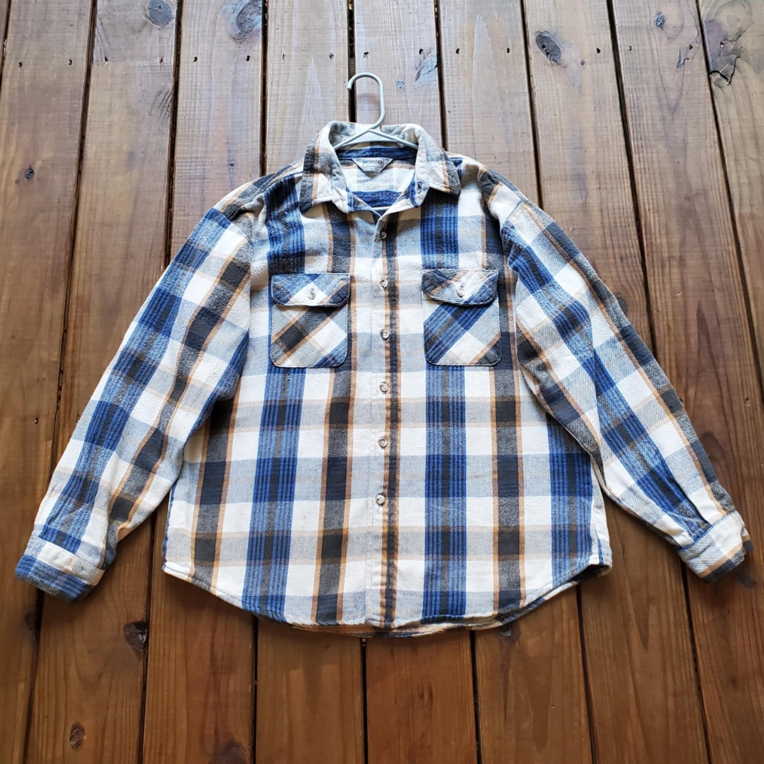 Vintage 80's men's XL 17 - 17 1/2 white blue plaid button thick woven shirt