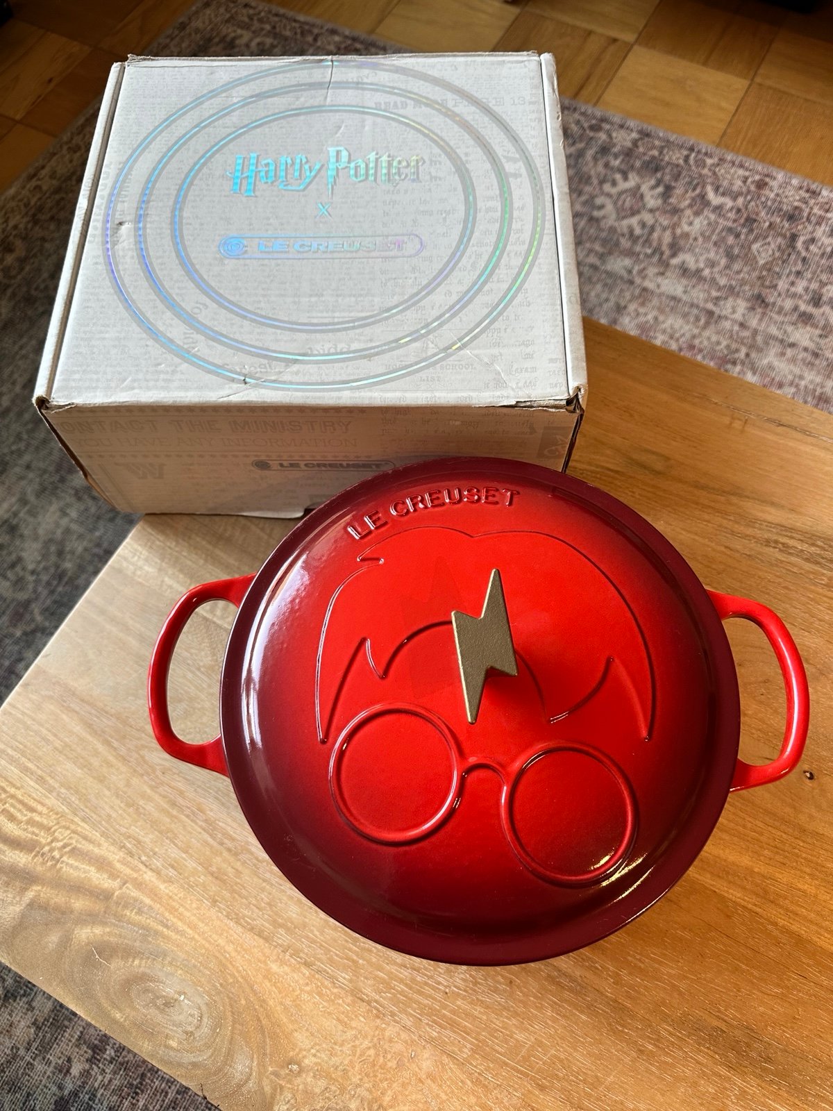 Le Creuset - The Magic of Cooking - Harry Potter Signature Round Dutch Oven