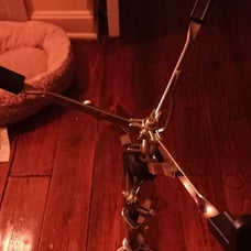 Snare drum stand