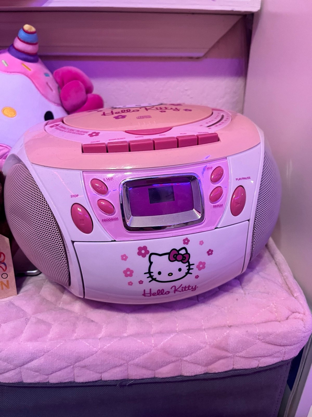 hello kitty stereo