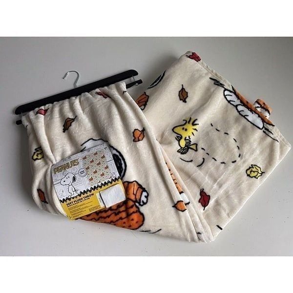 PEANUTS SNOOPY Woodstock Soft THROW Blanket 50”x70” Autumn Fall Leaves Pumpkin