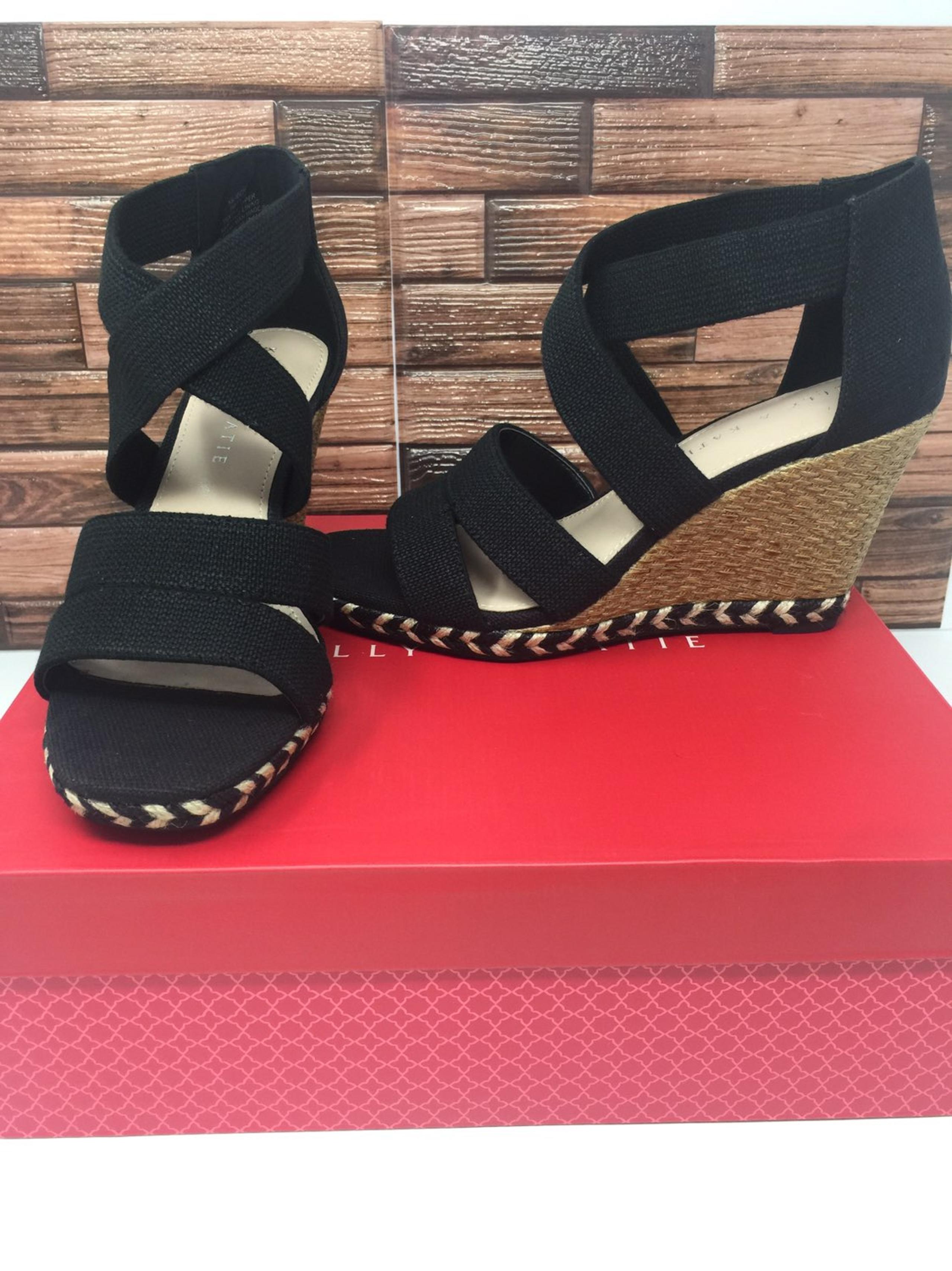 IDDIE WEDGE SANDAL 7M BY KELLY & KATIE