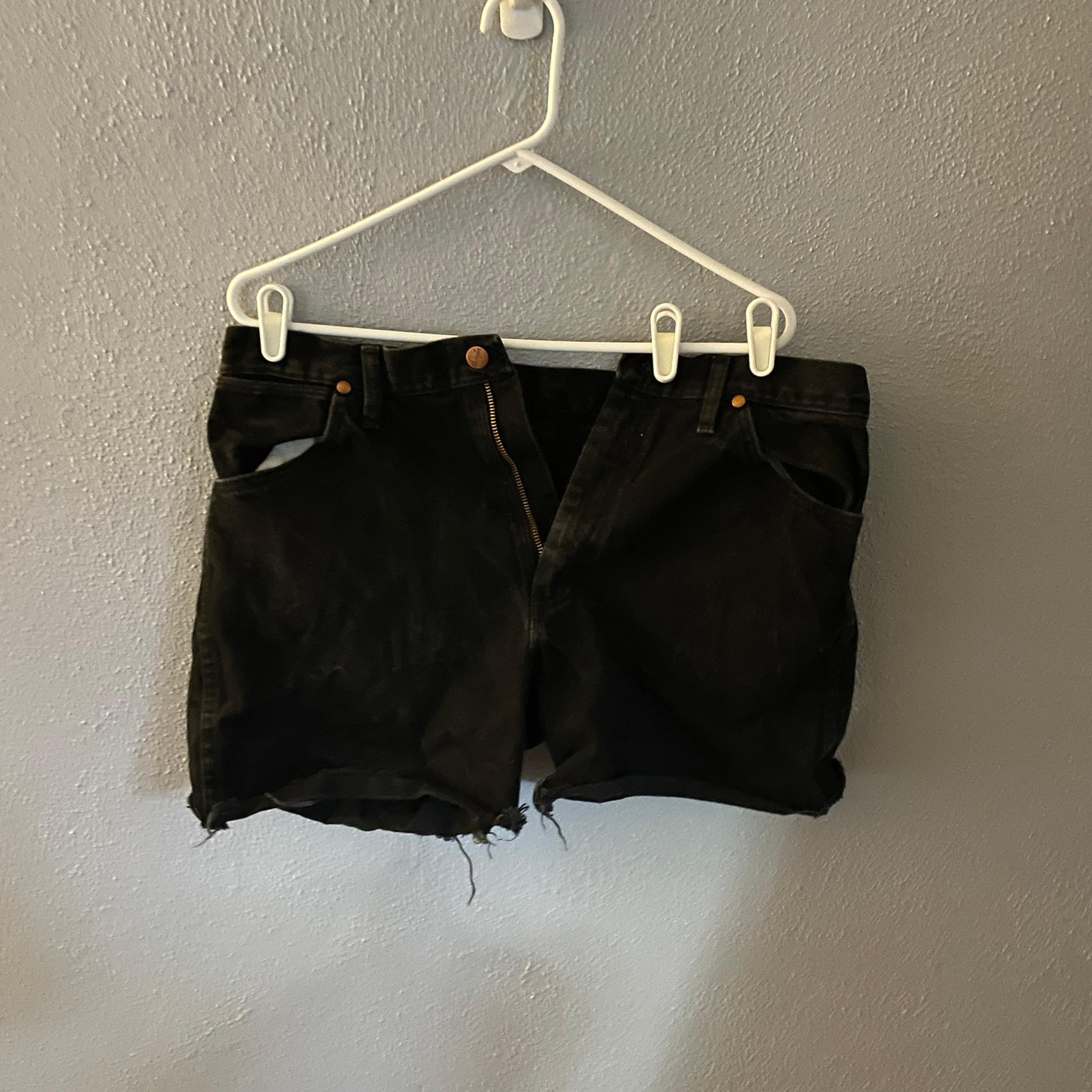 Vintage Wrangler Black Cut Off Denim Jean Shorts Women’s Size 34
