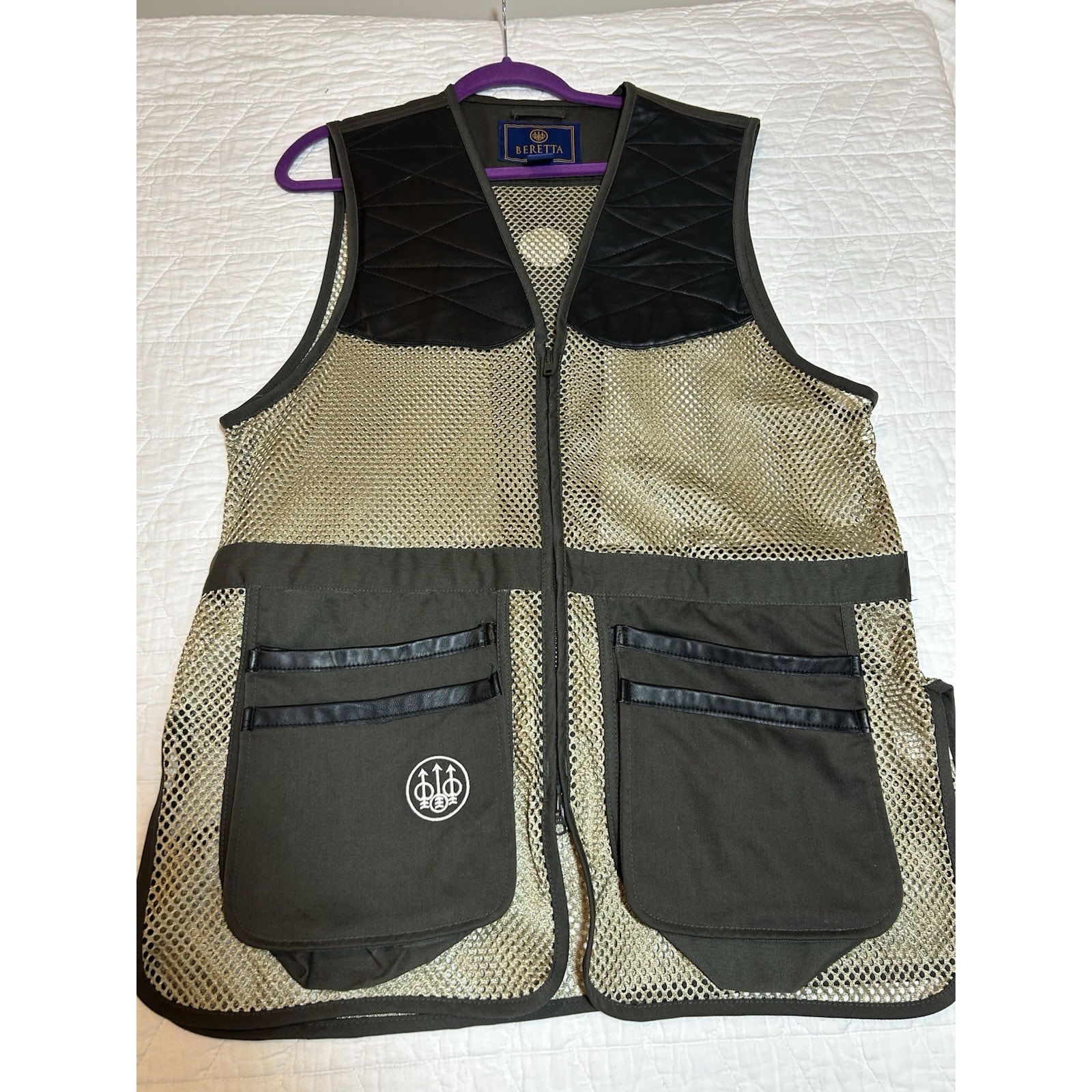 Beretta Vest Men's Medium Mesh Back & Leather Hunting Fishing Pockets zipper