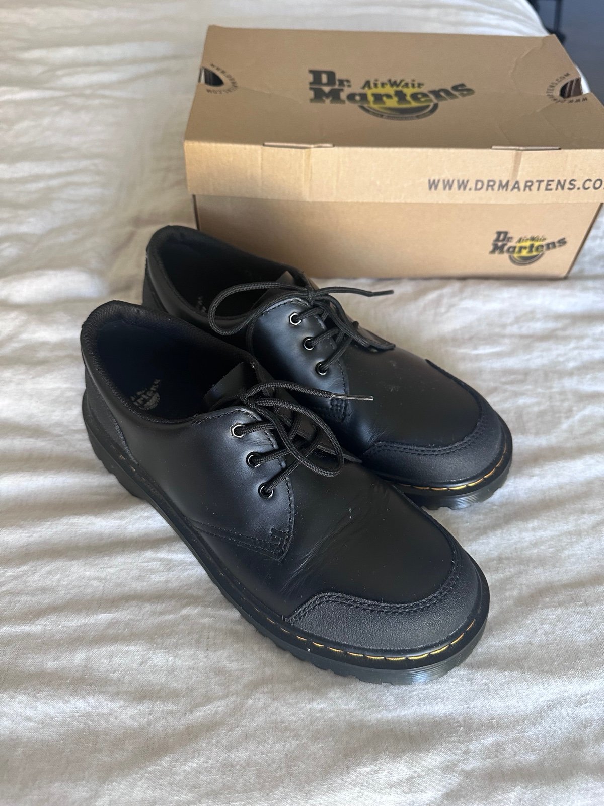 Dr. Martens AirWair Oxford Shoes 1461 style