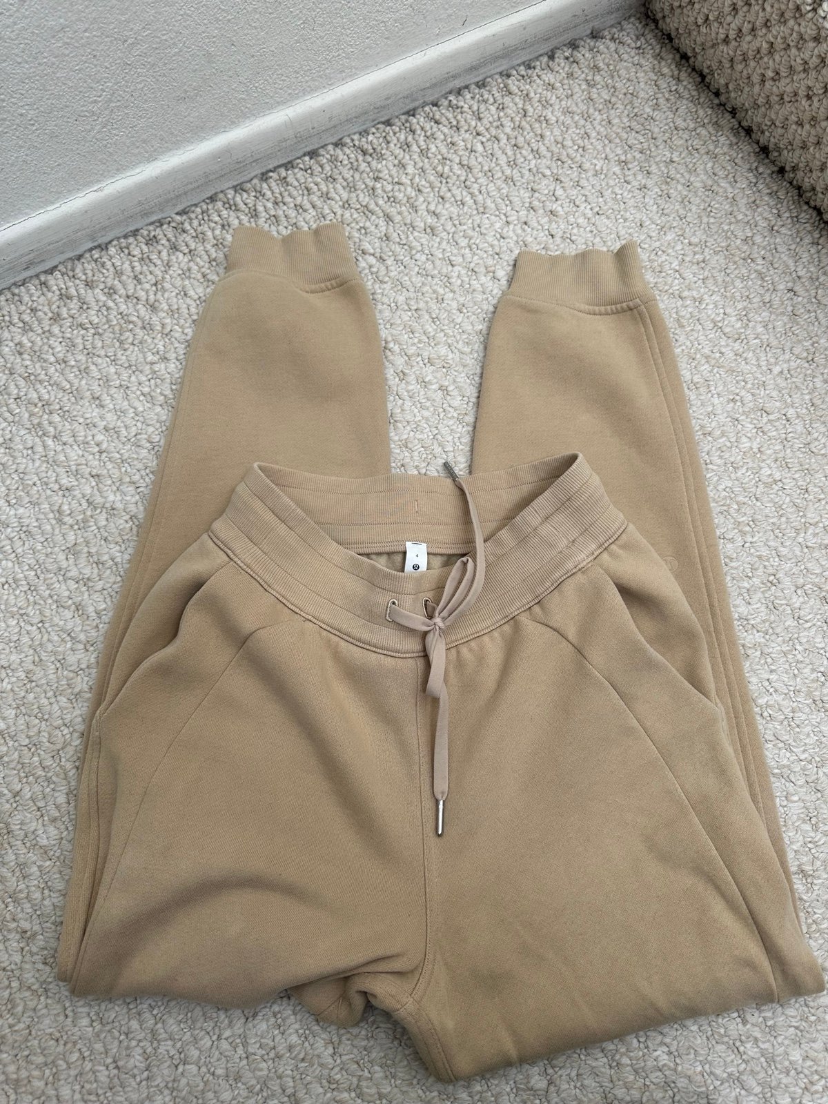Scuba High-Rise Cropped Jogger