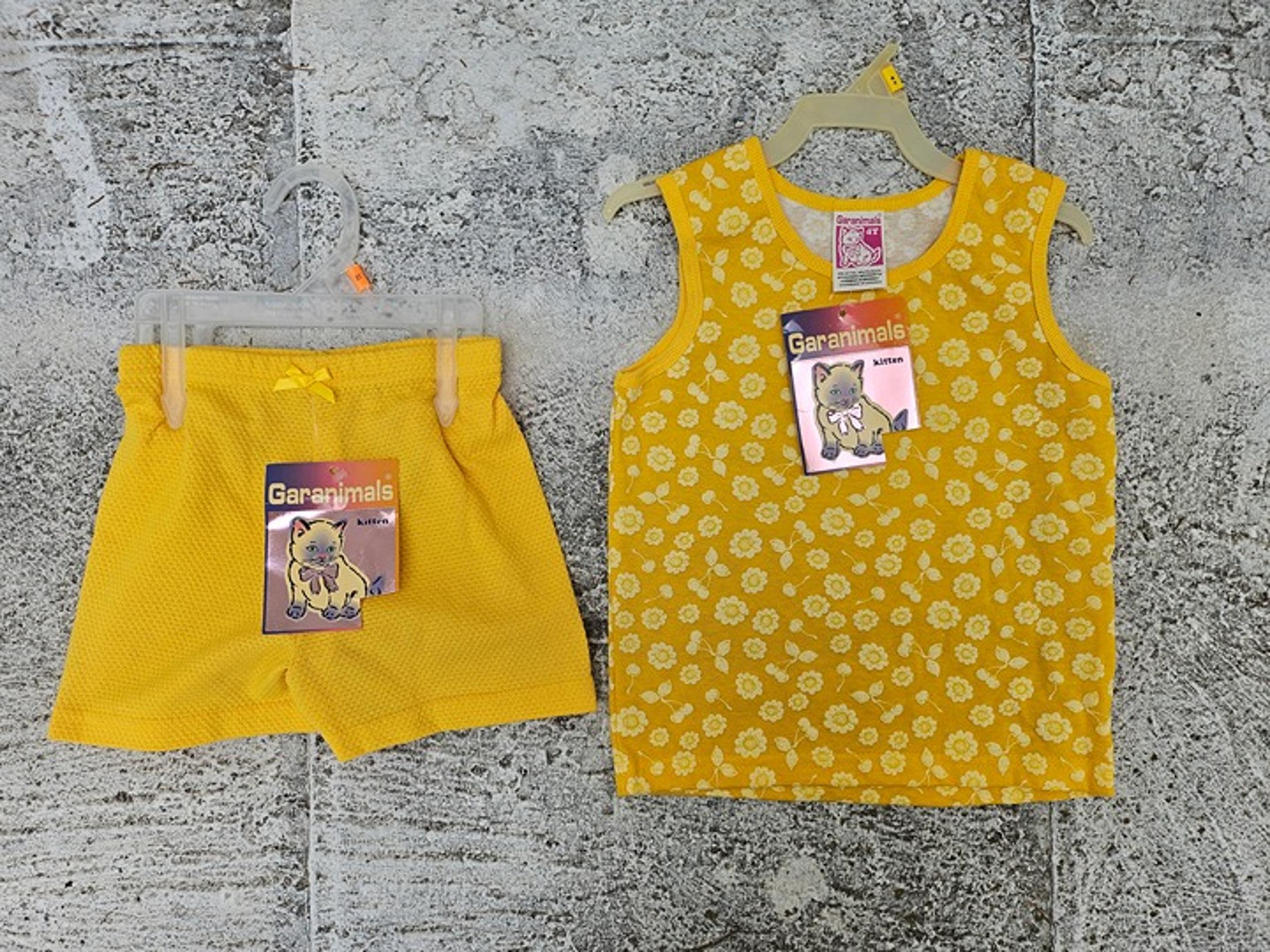 Garanimal Kids Girl Clothes 2 Peice Set Yellow Sleeve Less Tee Shorts Size 3T/4T