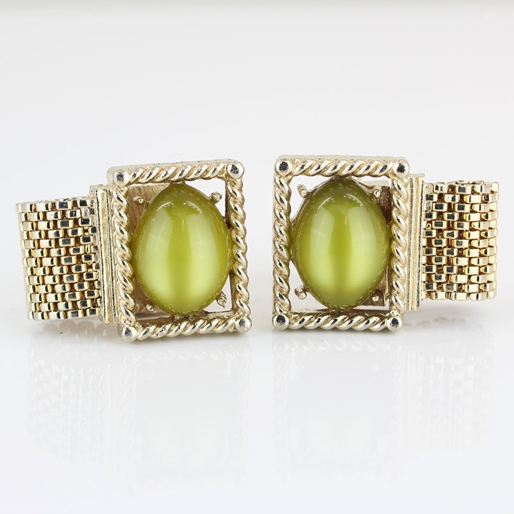 Vintage Gold Tone Mesh Wrap Green Gemstone Swank Cufflinks Set