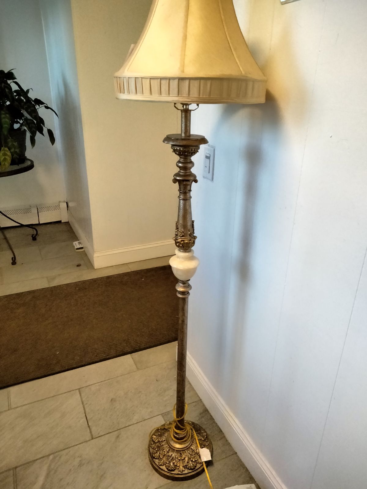 floor lamp