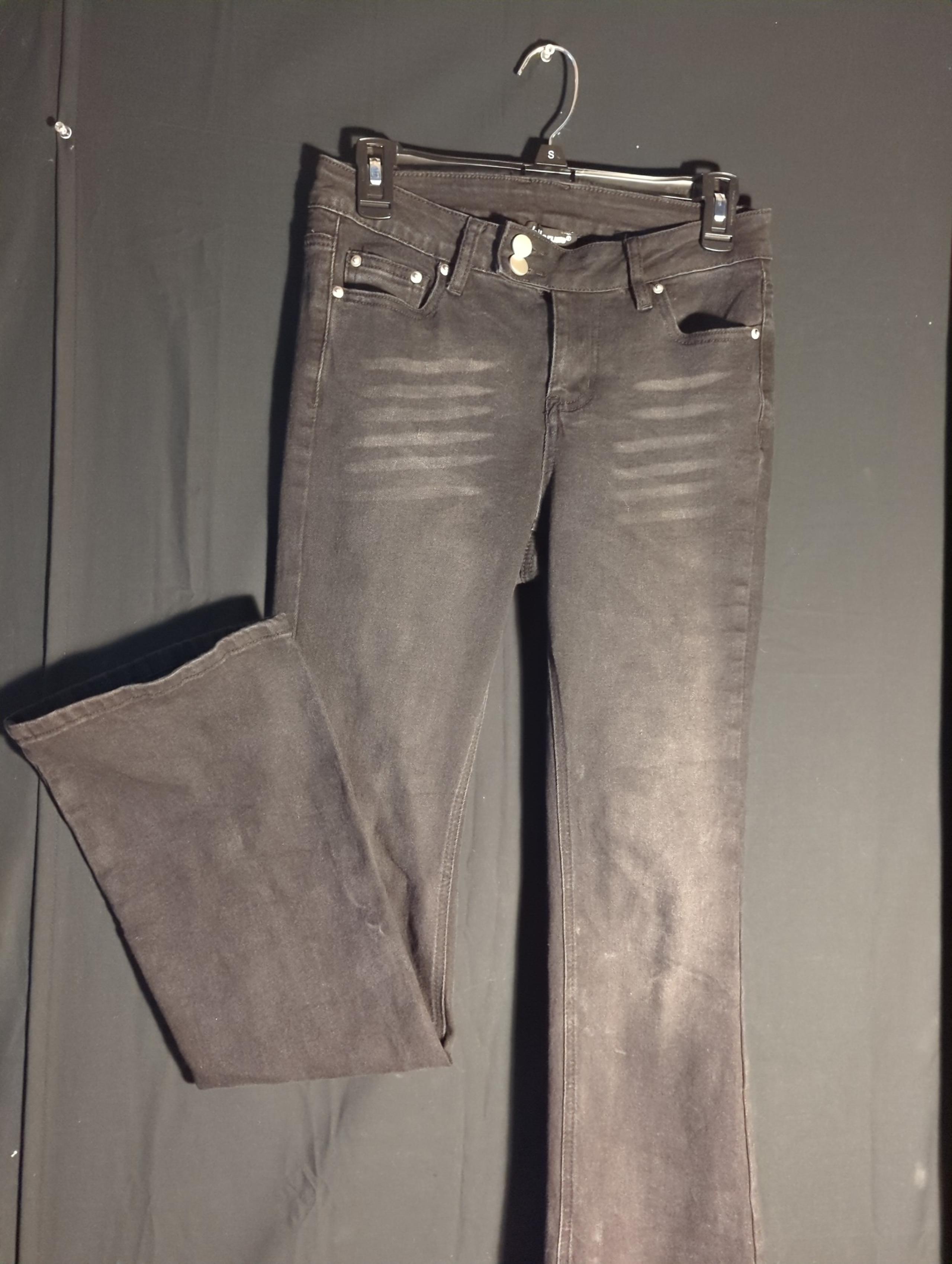 CHARLOTTE RUSSE Black Low Rise jeans size 5