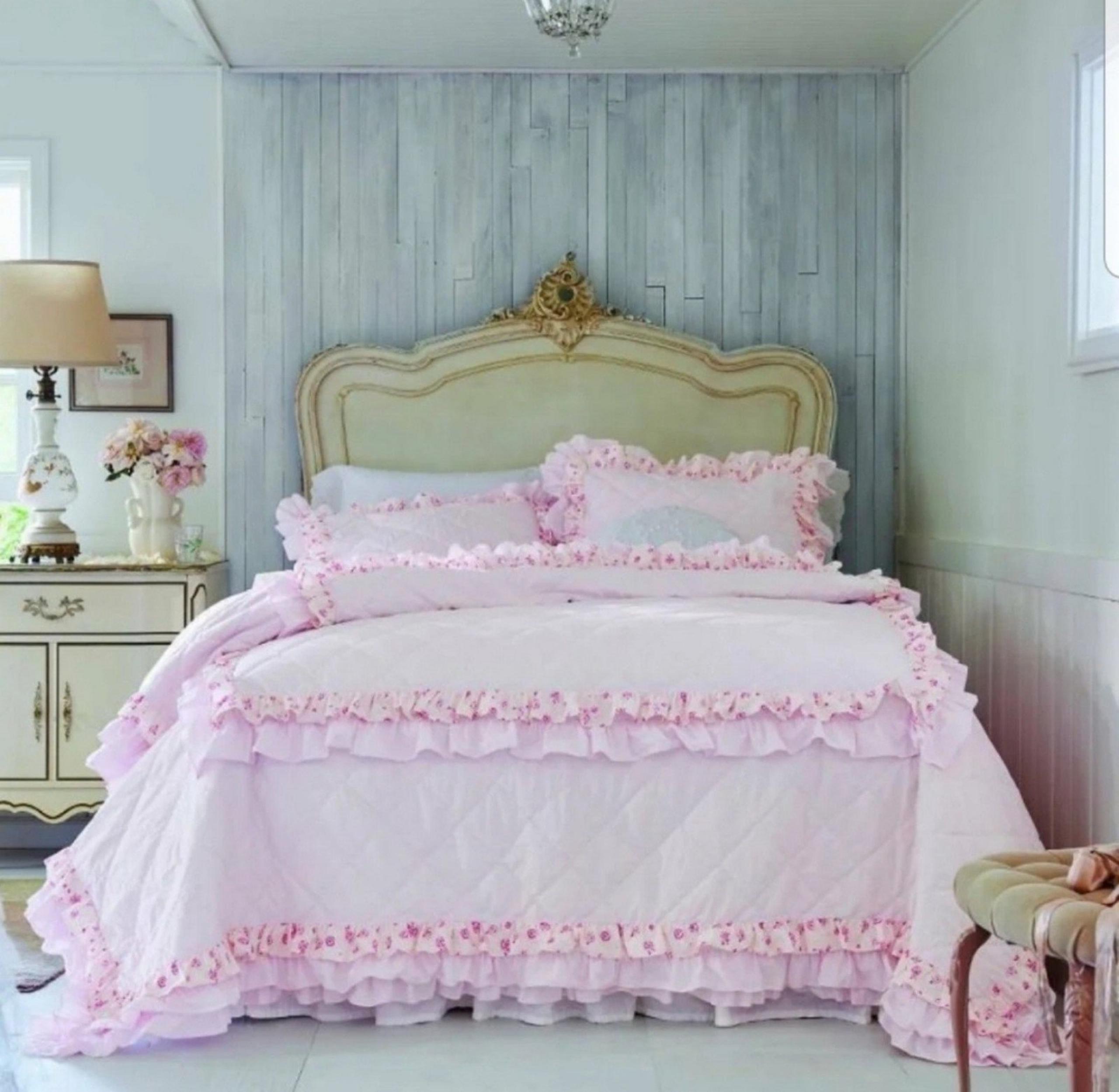 SIMPLY SHABBY CHIC TWIN PINK RUFFLED QUILT