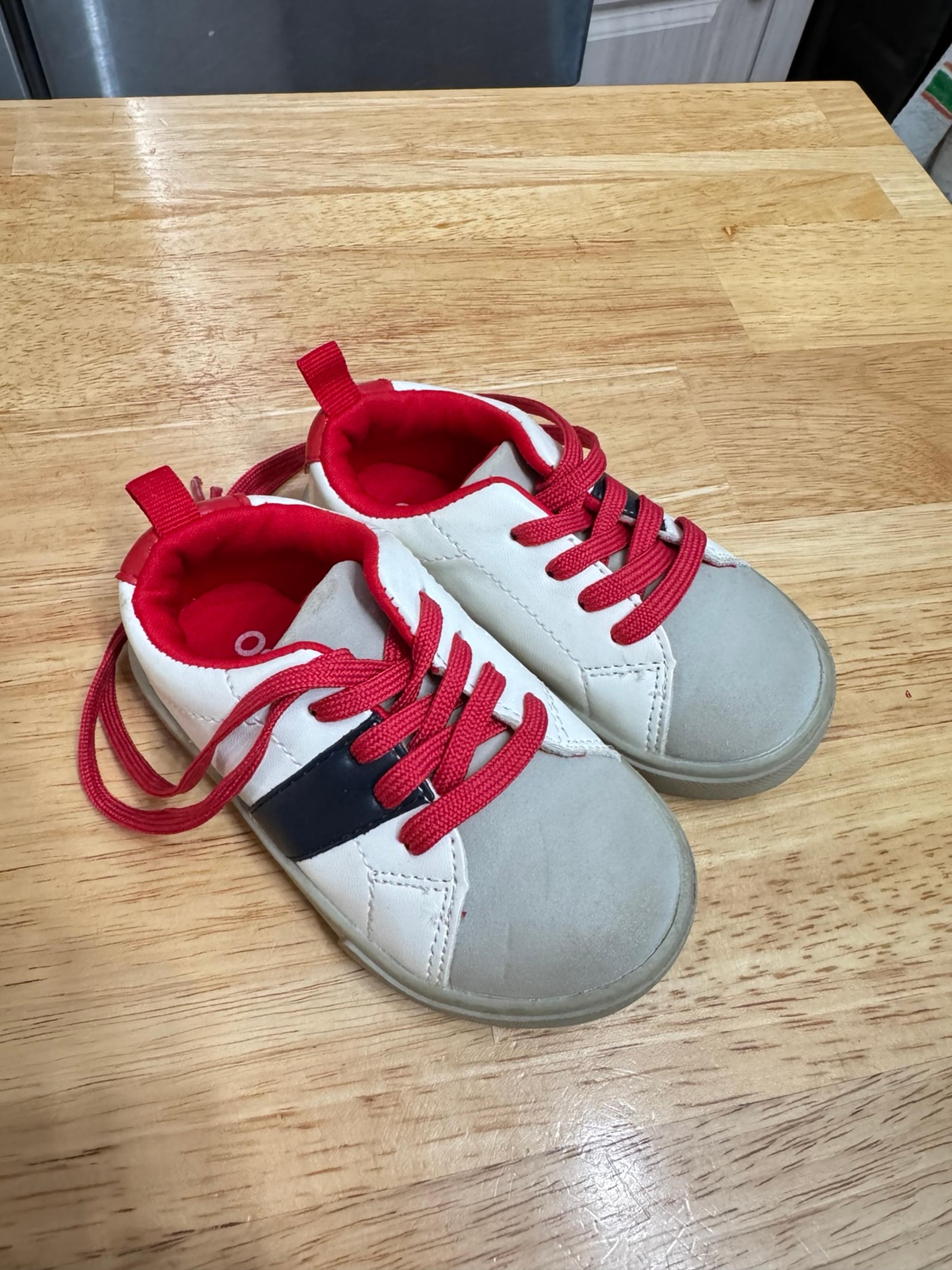 oshkosh shoes 5C