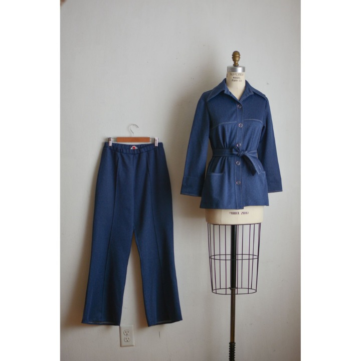 Vintage blue two piece set 1970's size Medium long sleeve disco romantic buttone