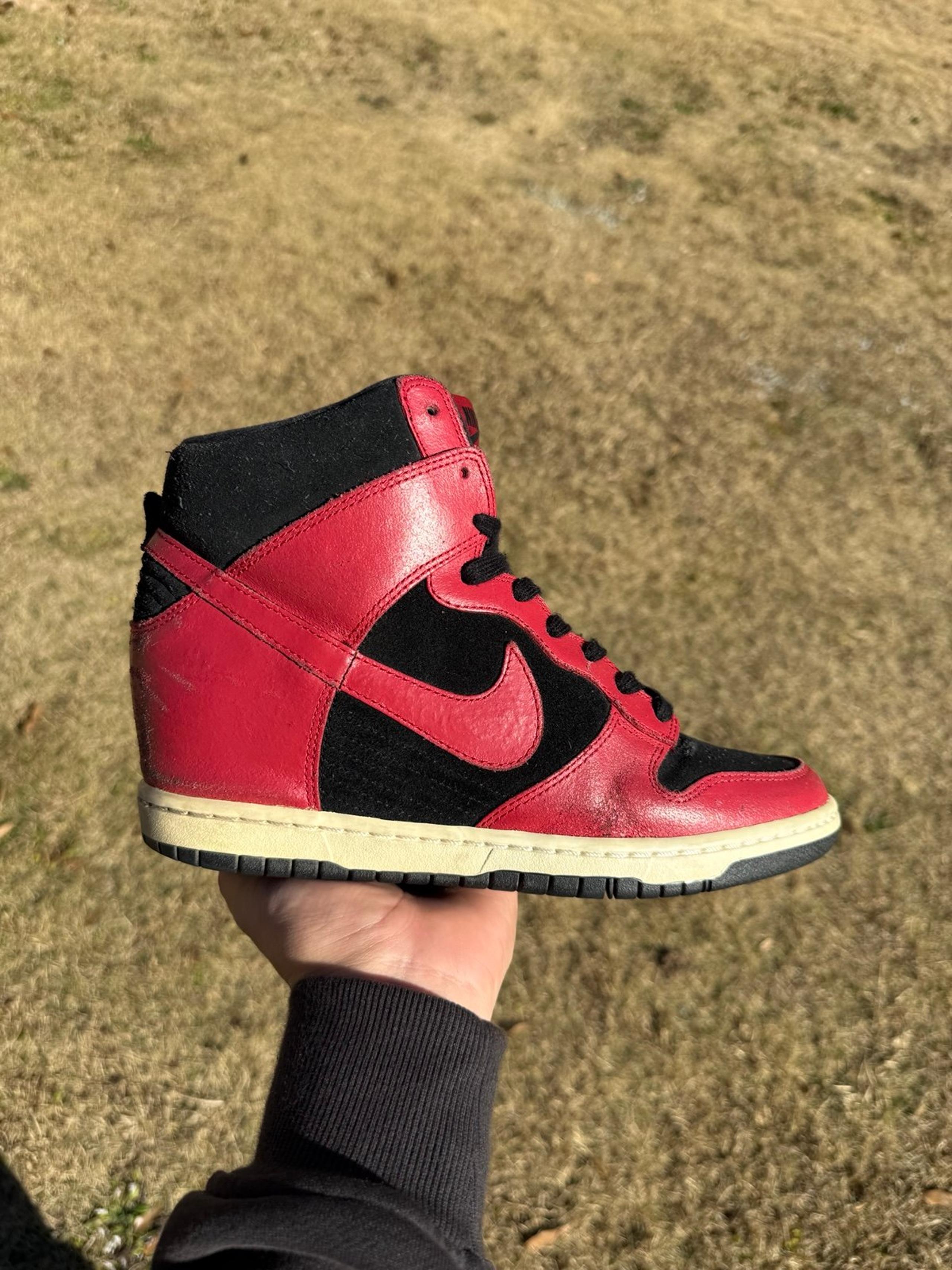 Nike Dunk Sky Hi Hidden Wedge Heel Women's Size 10 Sneakers Black Red 528899-016