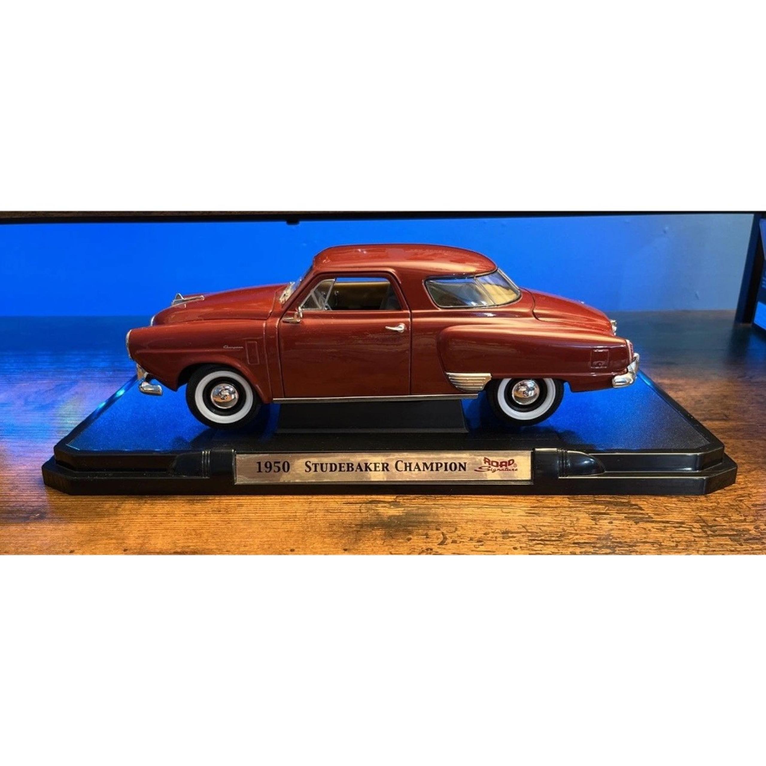 Road Signature 1950 Studebaker Champion 1:18 Scale Red Diecast