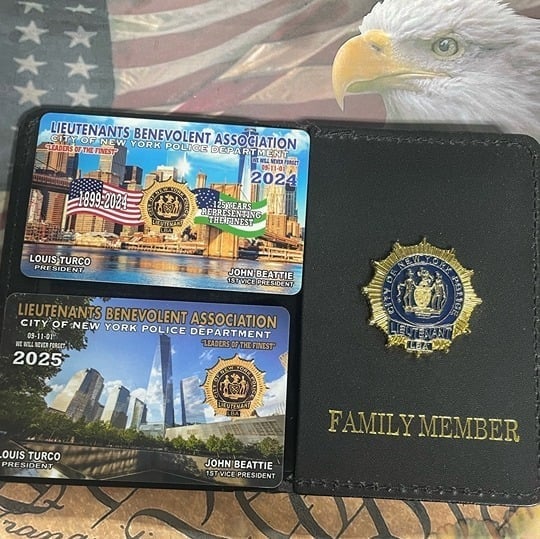 NYPD NYC LBA LIEUTENANTS MINI FAMILY MEMBER WALLET FREE 24/25 COURTESY UNSIGNED
