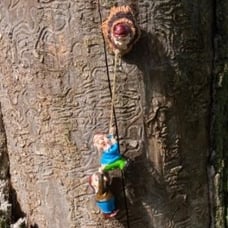 Garden Gnome Statue Outdoor Figurines,Climbing Elves Garden Sculpture,Fairy Hang