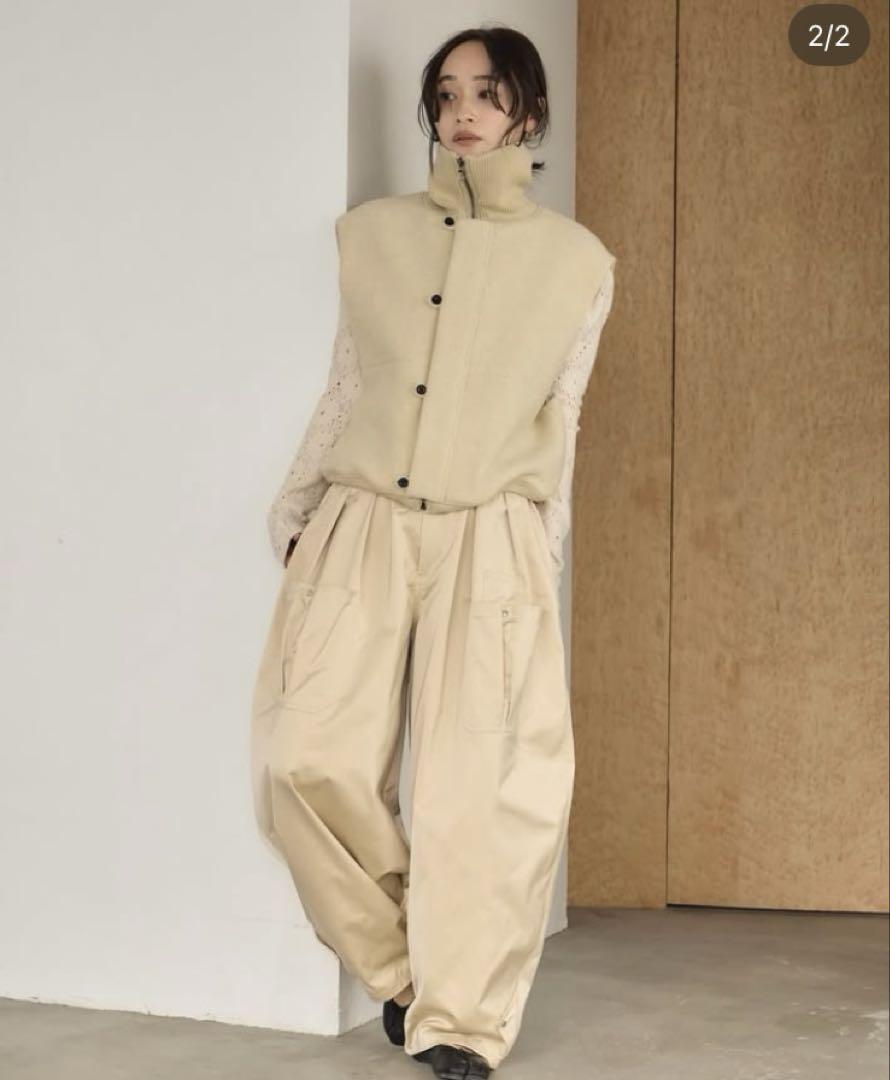 Hella｜ウール ハイネック ベスト “WOOL HIGHNECK VEST” h243-03