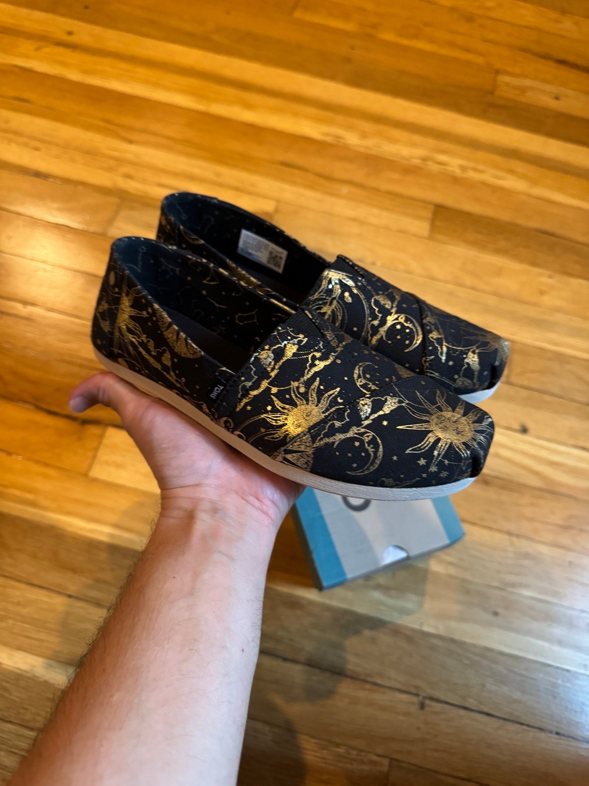 womens TOMS shoes