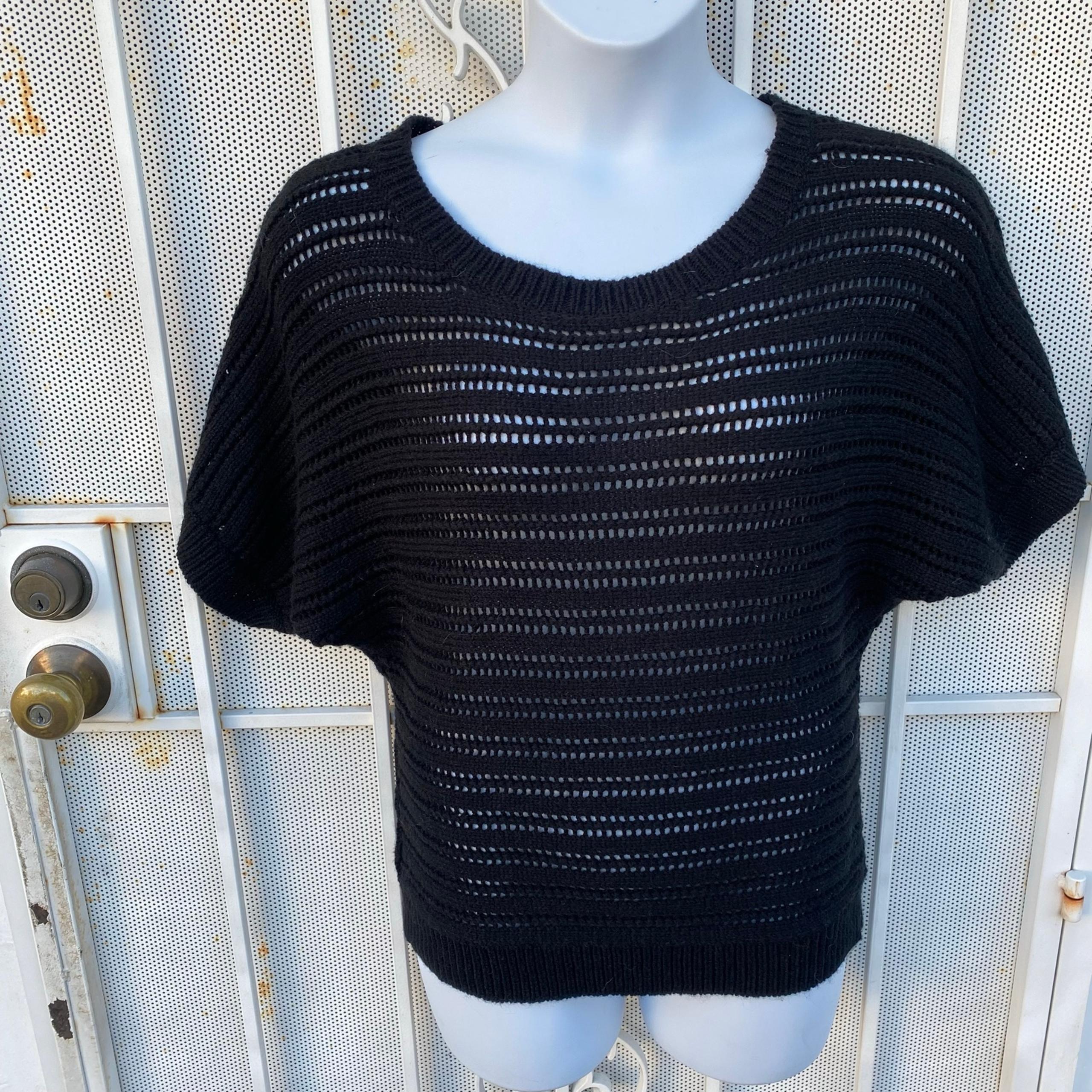 Forever 21 women’s size M short sleeve see through knit sweater
