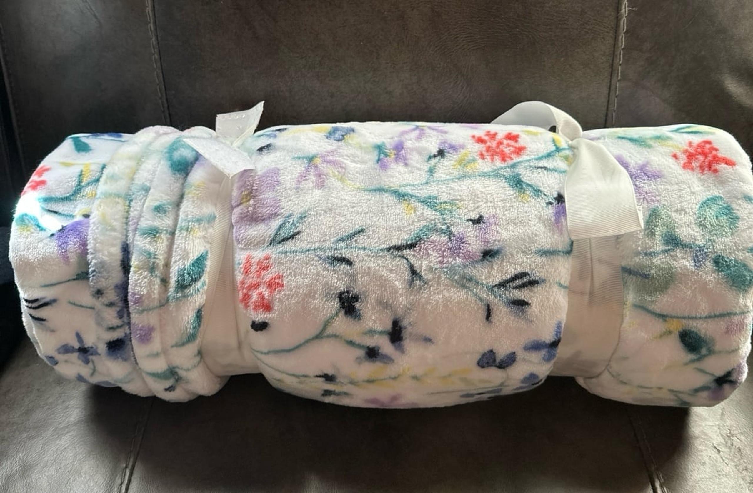 Floral throw blanket New