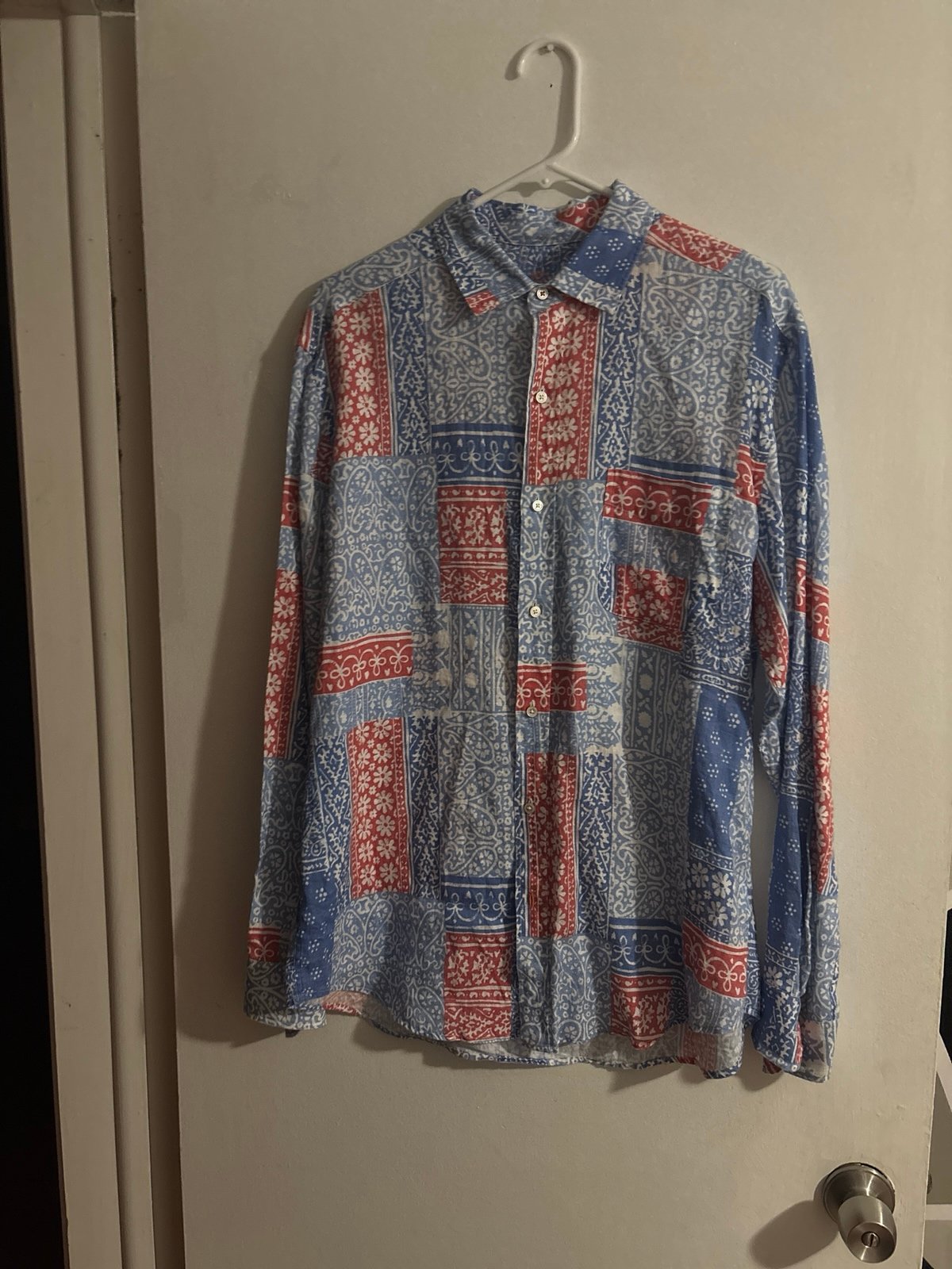 J. McLaughlin 100% linen bandana print button-front shirt. Men’s Size large
