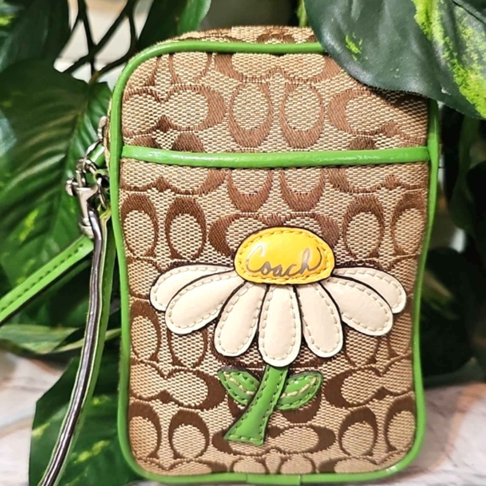 Coach Daisy Applique Cell Phone Wallet Wristlet Very Rare