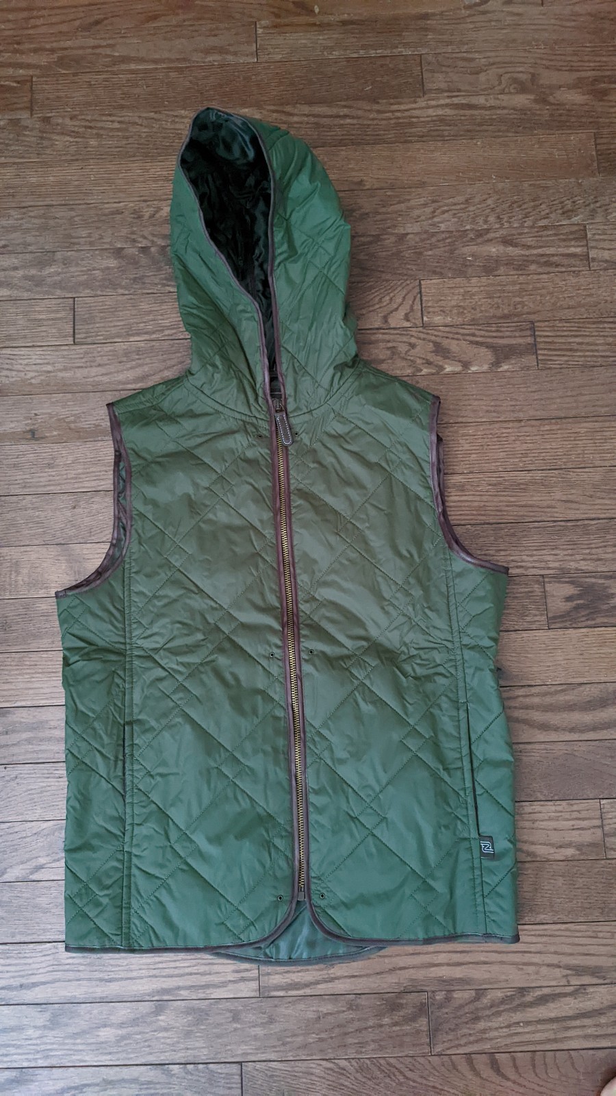 Green 2Easy Hooded Vest, size medium