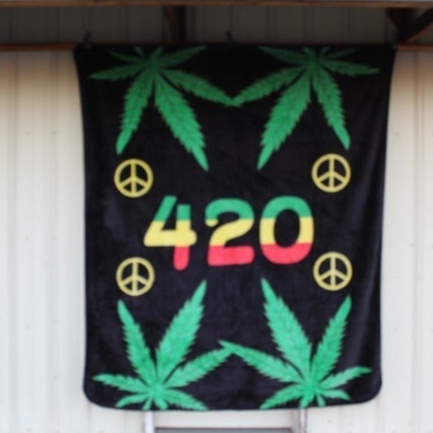 MARIJUANA LEAF PEACE SIGNS 420 BLANKET
