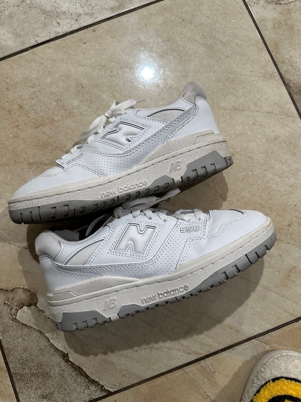 new balance 550 gray & white