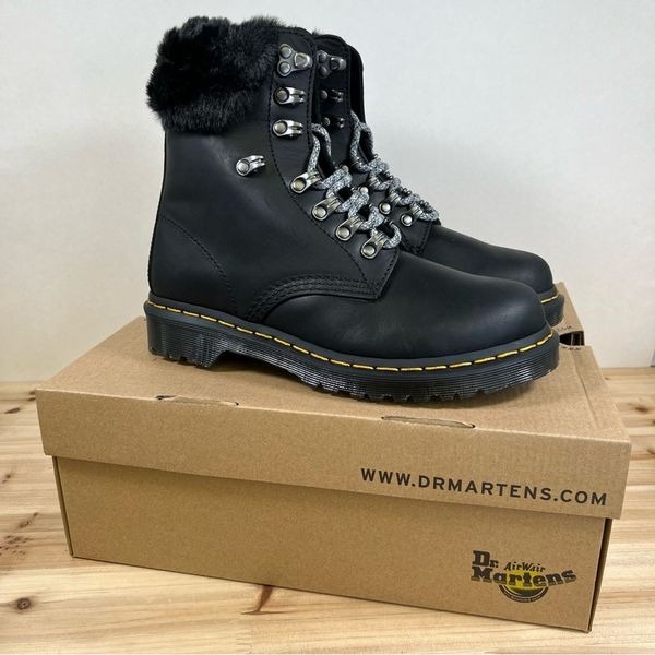 NEW Dr. Martens 1460 Serena Collar Milo Black Streeter Boots womens 7 leather