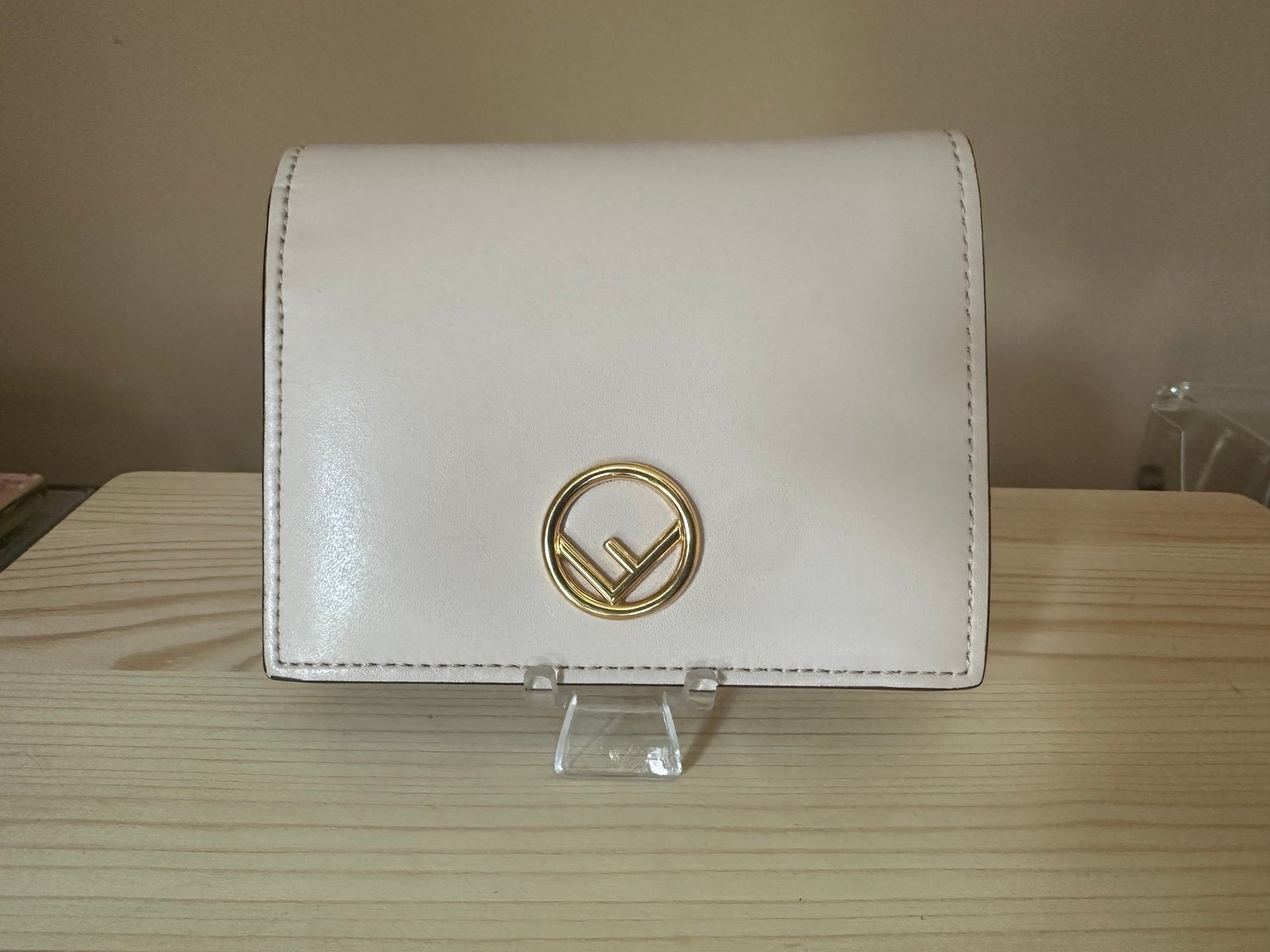 【送料&関税込】Fendi Wallet FENDI フェンディ SIMPLY WALLET 長財布 8M0340 型押しレザー