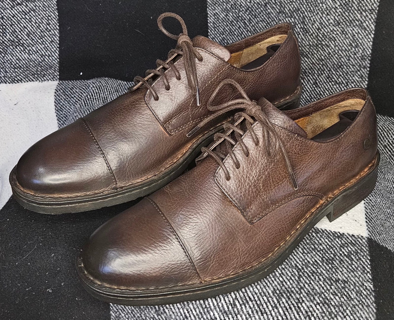 Born Size 10 Burnished Brown Captoe Oxfords