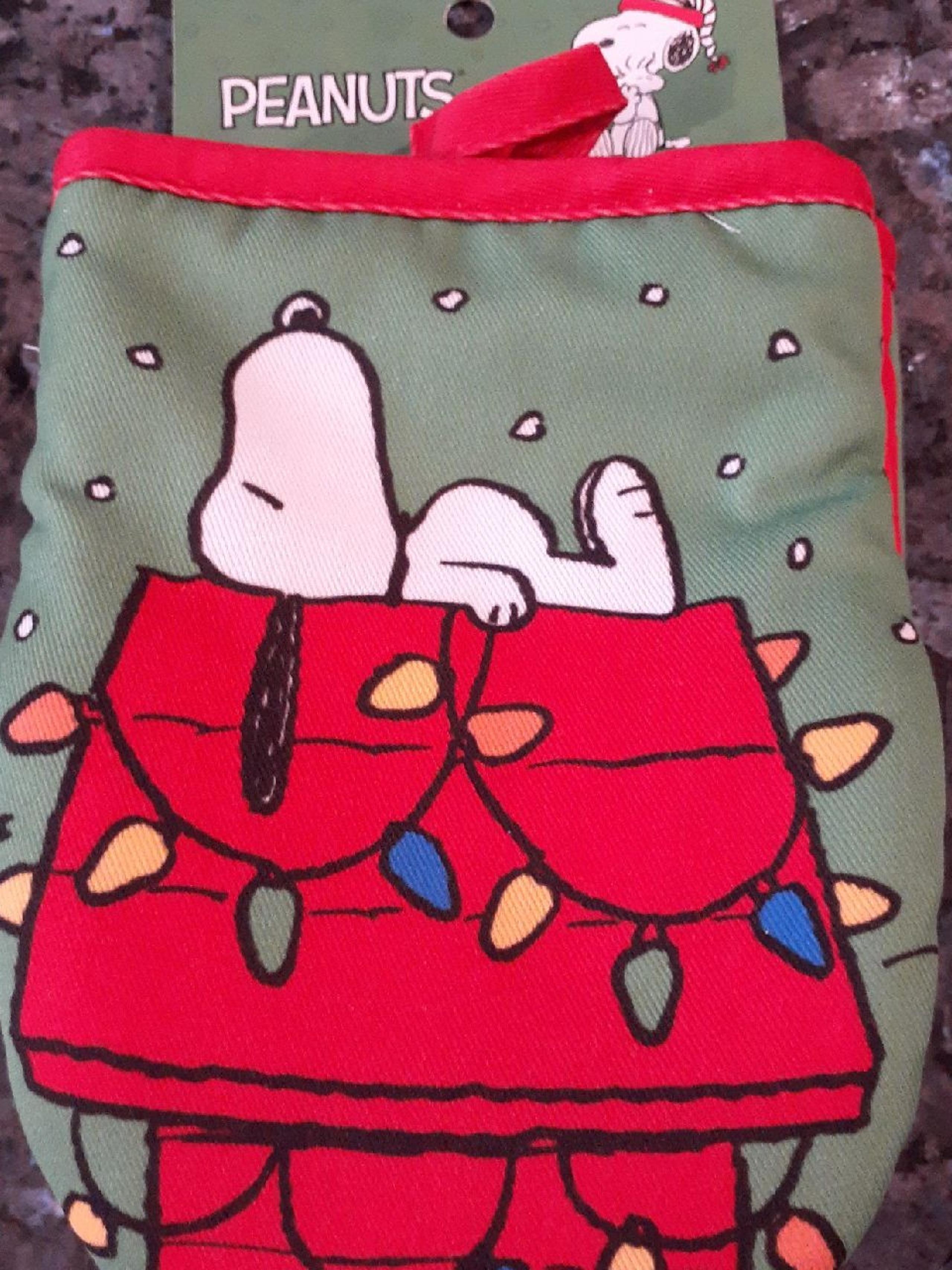 Snoopy Christmas Oven Mitts Set of 2