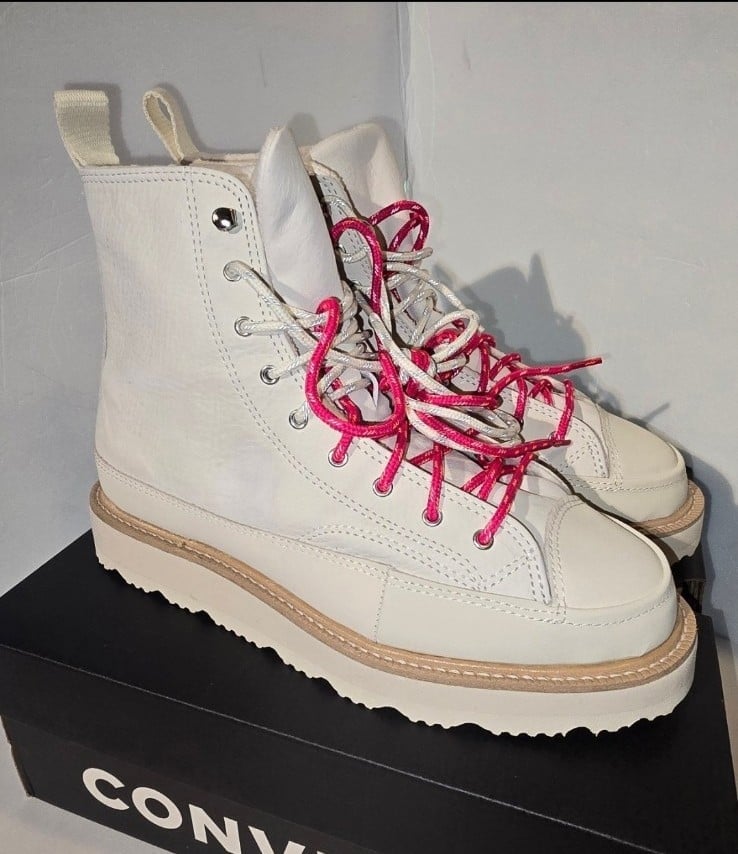 Converse Chuck Taylor, Crafted Boot (Unisex) EGRET, Size Women's 7.5/ Men's 9.0.