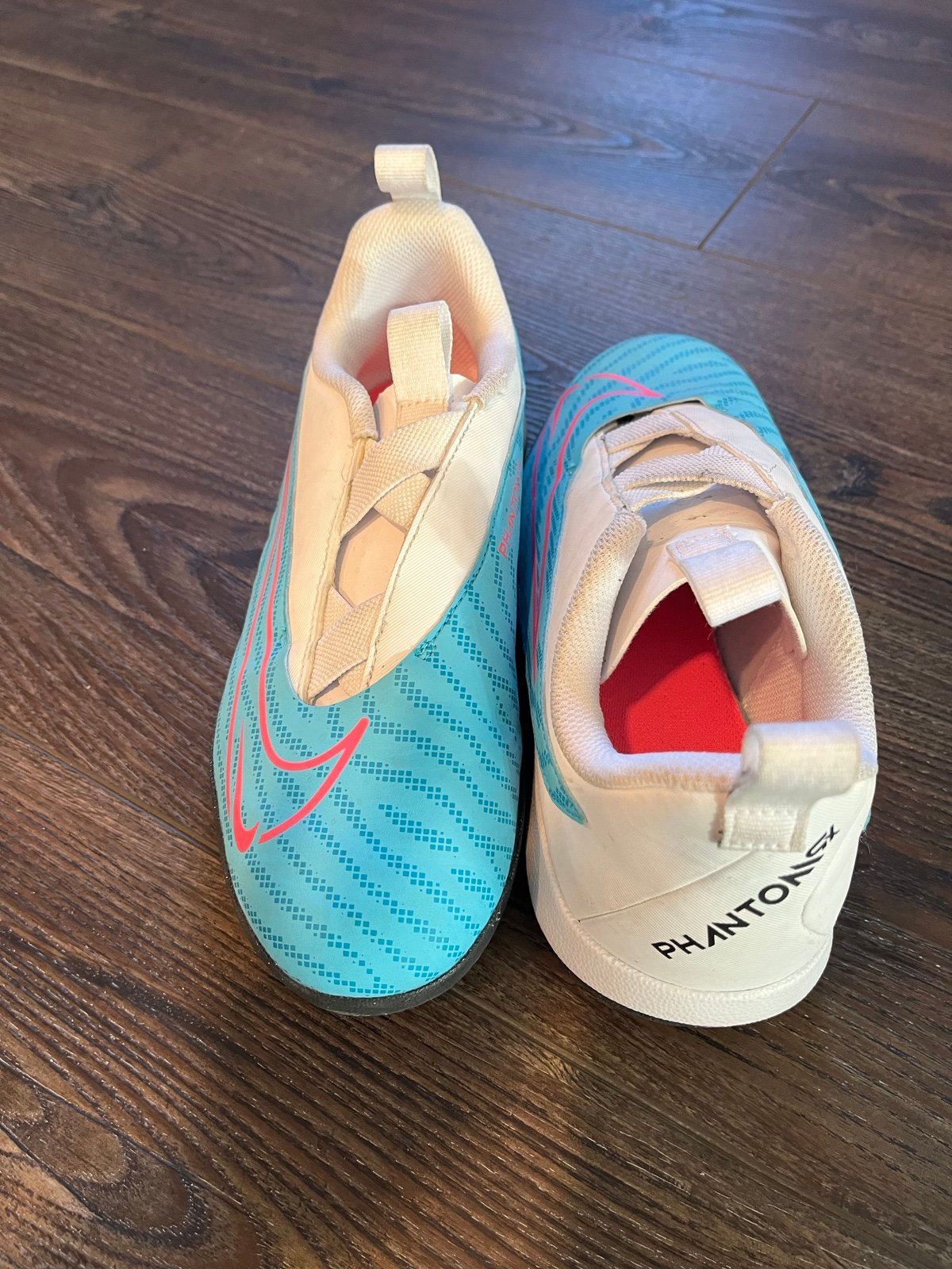 Phantom turf shoe