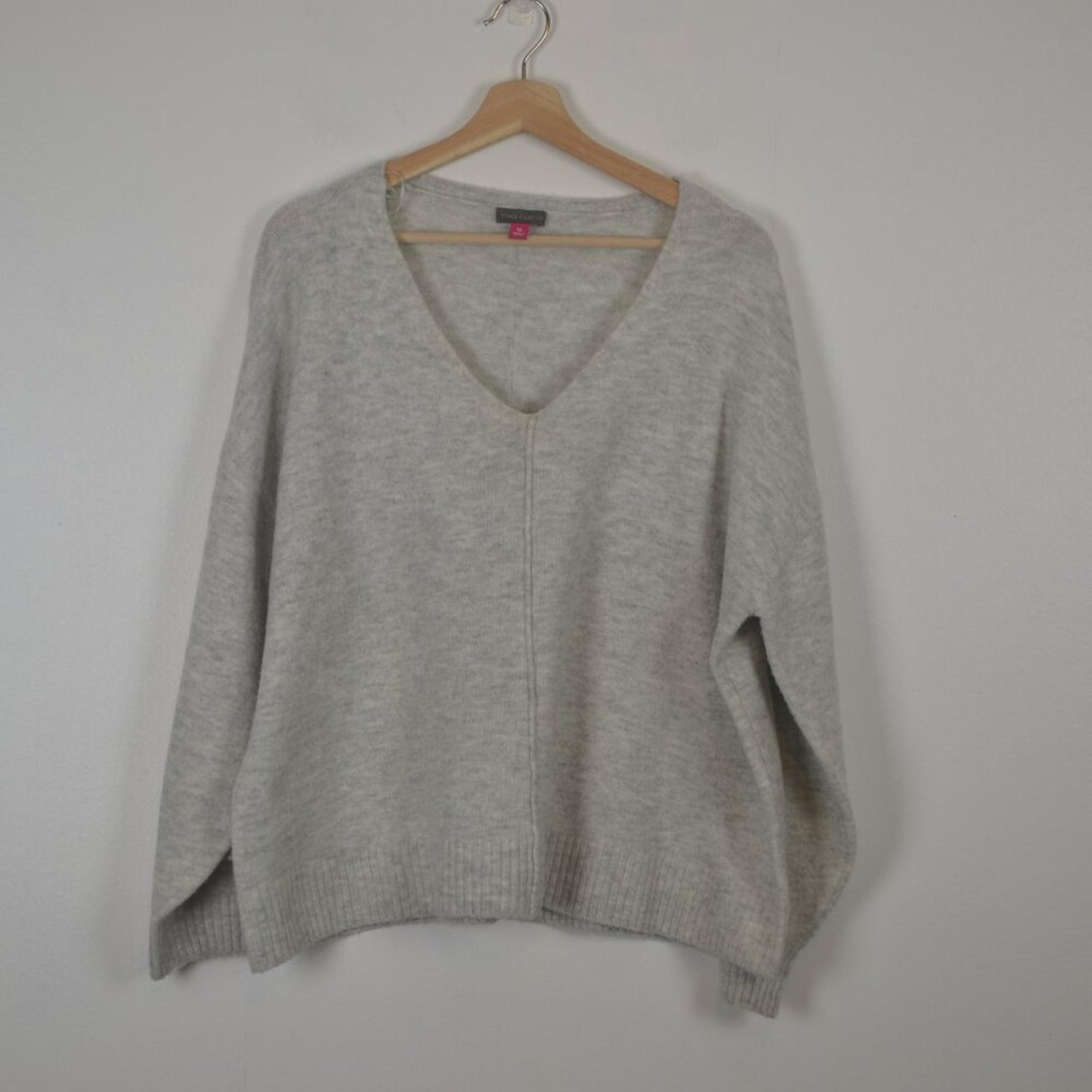 Womens XL Long Sleeve Stretch Pullover V Neck Soft Gray Sweater - Vince Camuto