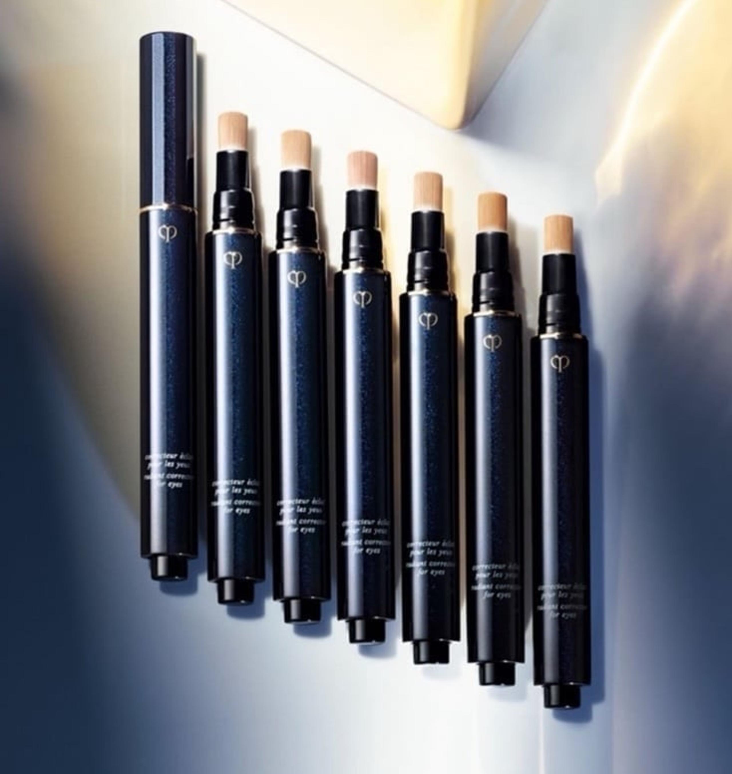 Clé De Peau Radiant Corrector For Eyes *New!* Espresso - Cle De Peau
